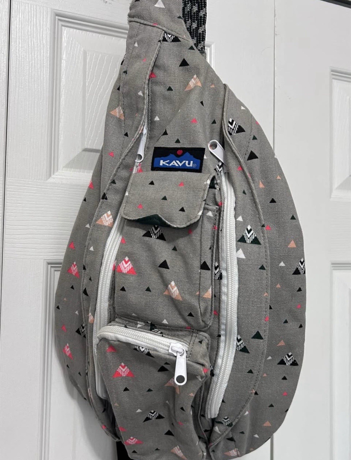 KAVU Rope Sling Bag Gray Geometric Mountain Print Crossbody Backpack