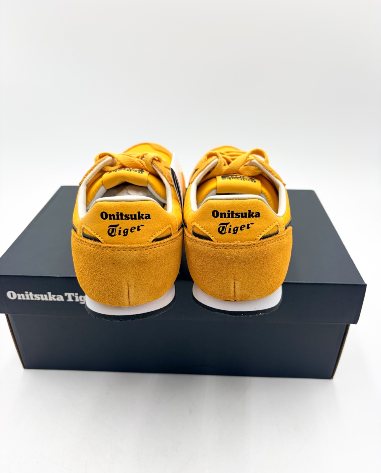 【NEW】Onitsuka Tiger SERRANO Yellow/Black Daily Sneaker (Men’s US 9) From US