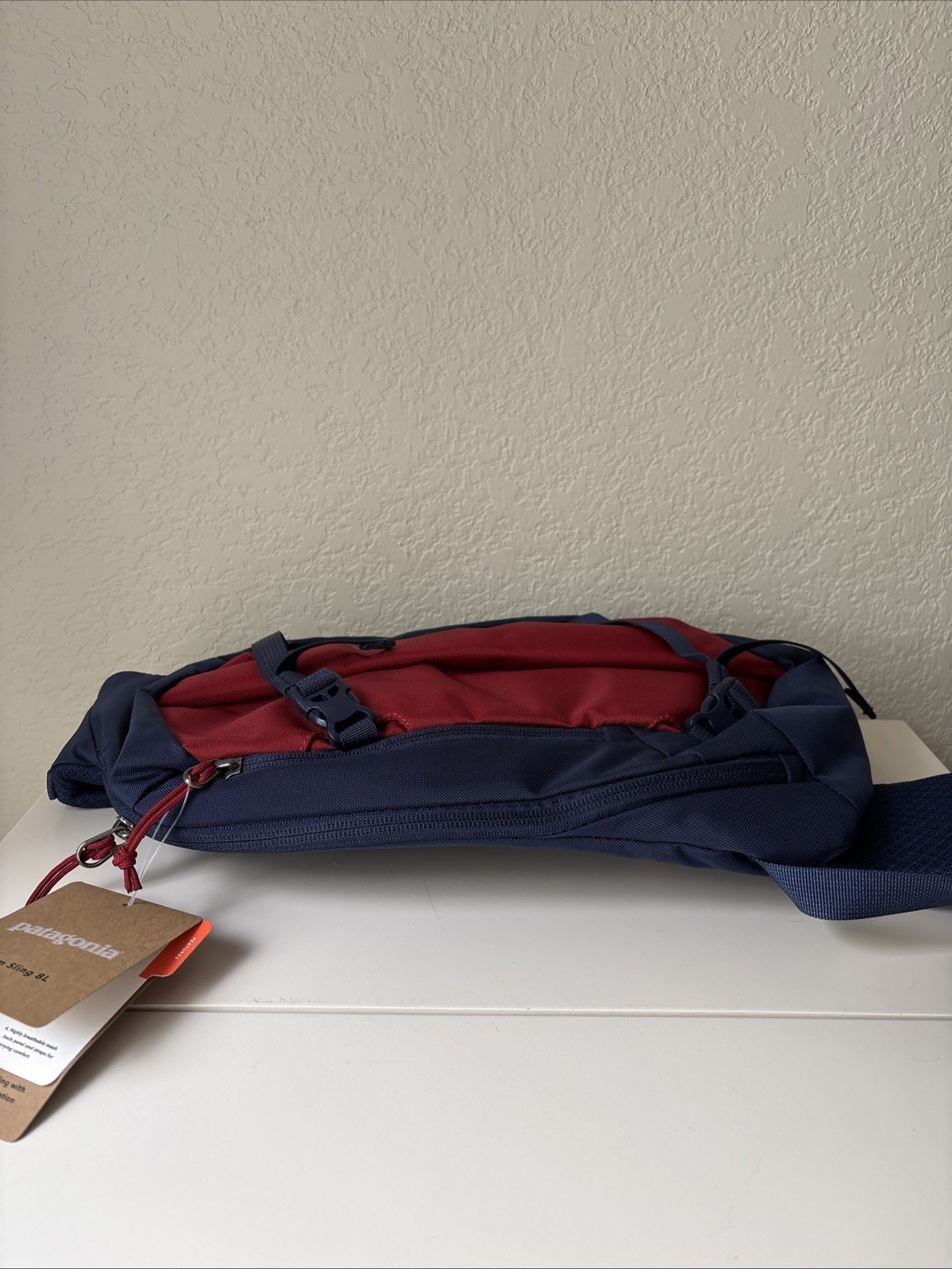 Patagonia Atom 8L Classic Red/ Blue Crossbody Sling Bag Backpack Hiking Travel