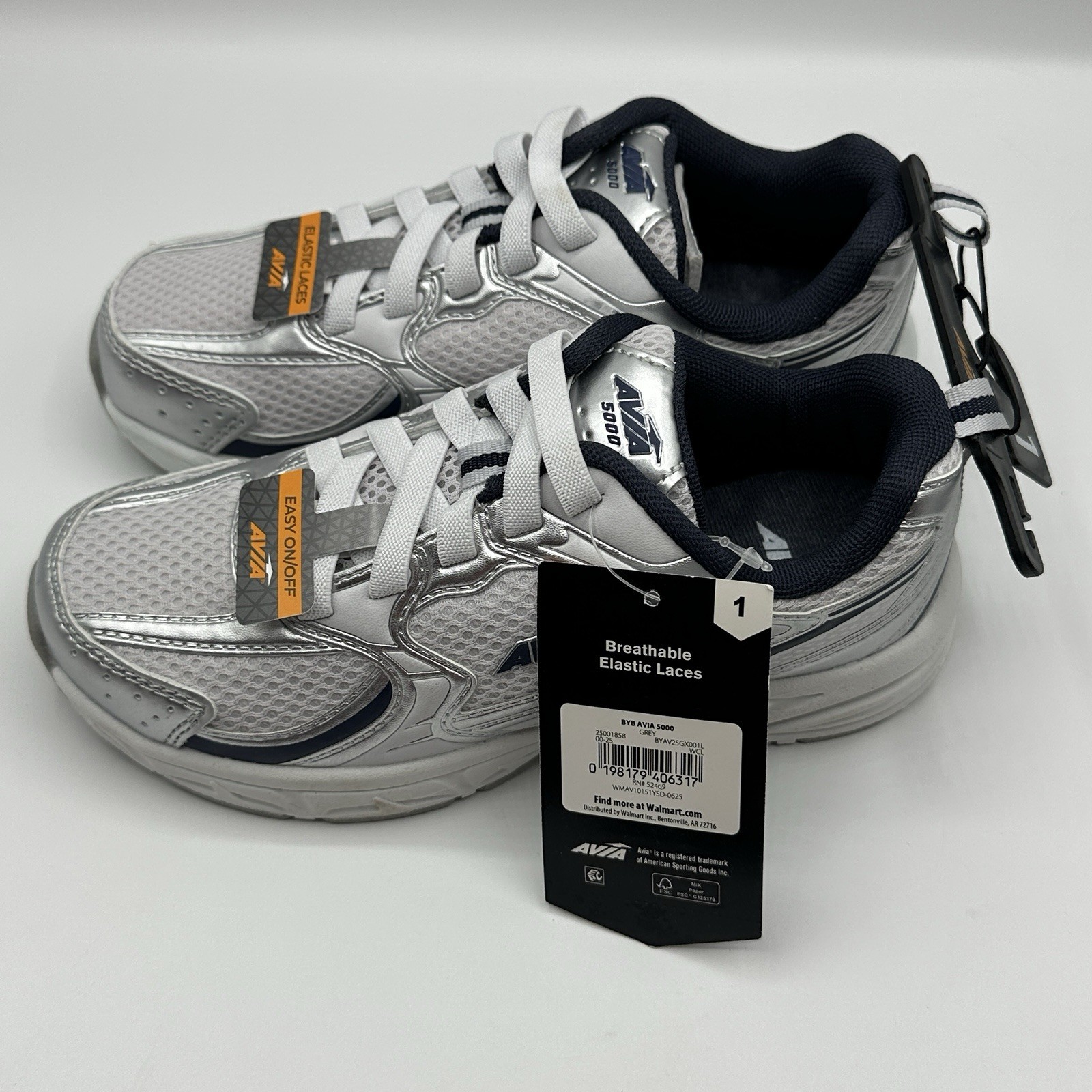 Avia 5000 Sneakers Youth Size 1 Performance Walking Sneakers. Silver/White.