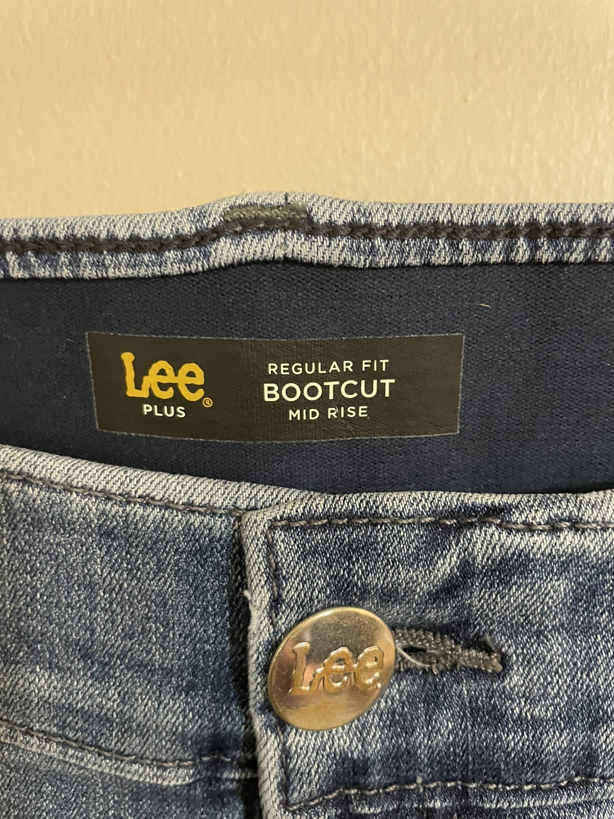 Lee Women’s Regular Cut Bootcut Mid-Rise Flex Motion Dark Wash Jeans Plus Size