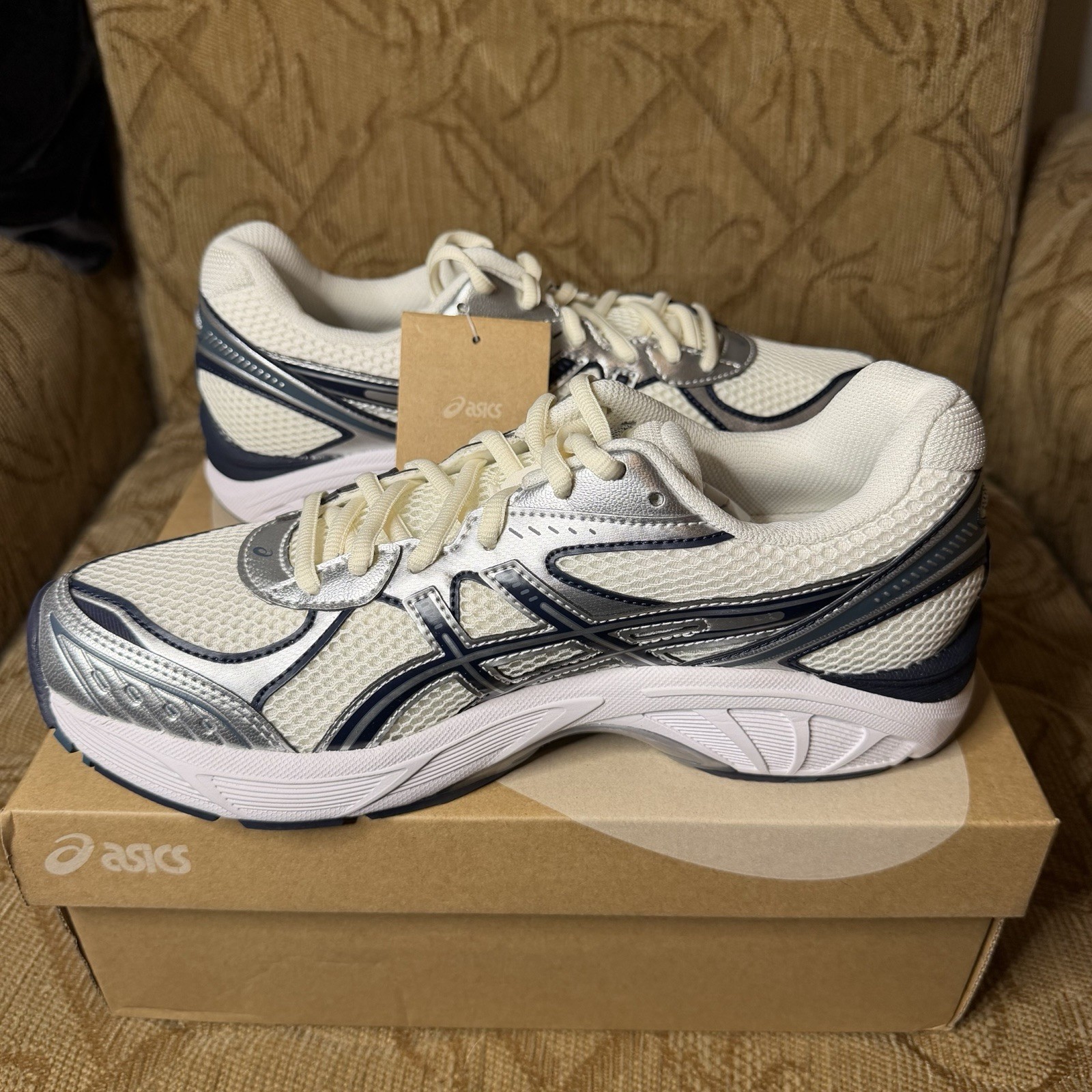 ASICS GT-2160 Cream/ Raw Indigo Size 9 BRAND NEW 1203A275-117