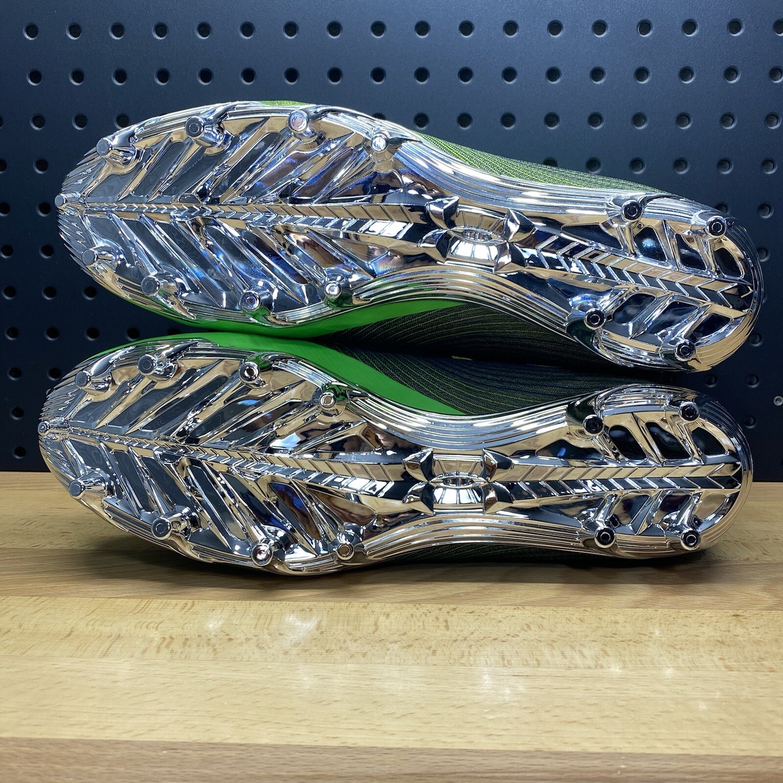 Under Armour Spotlight MC Grinch Green Chrome Football Cleats Men’s Size 14