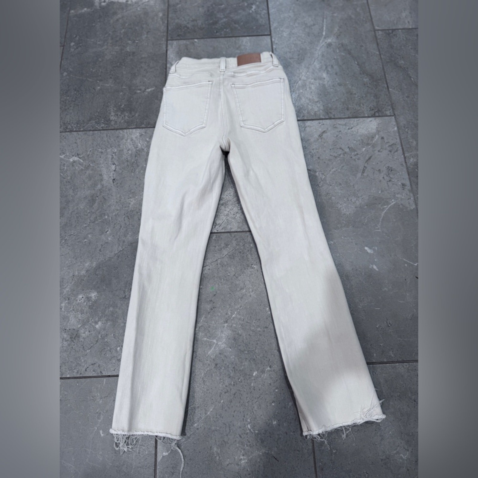 EUC Pistola Off-White Flare Jeans, size 24