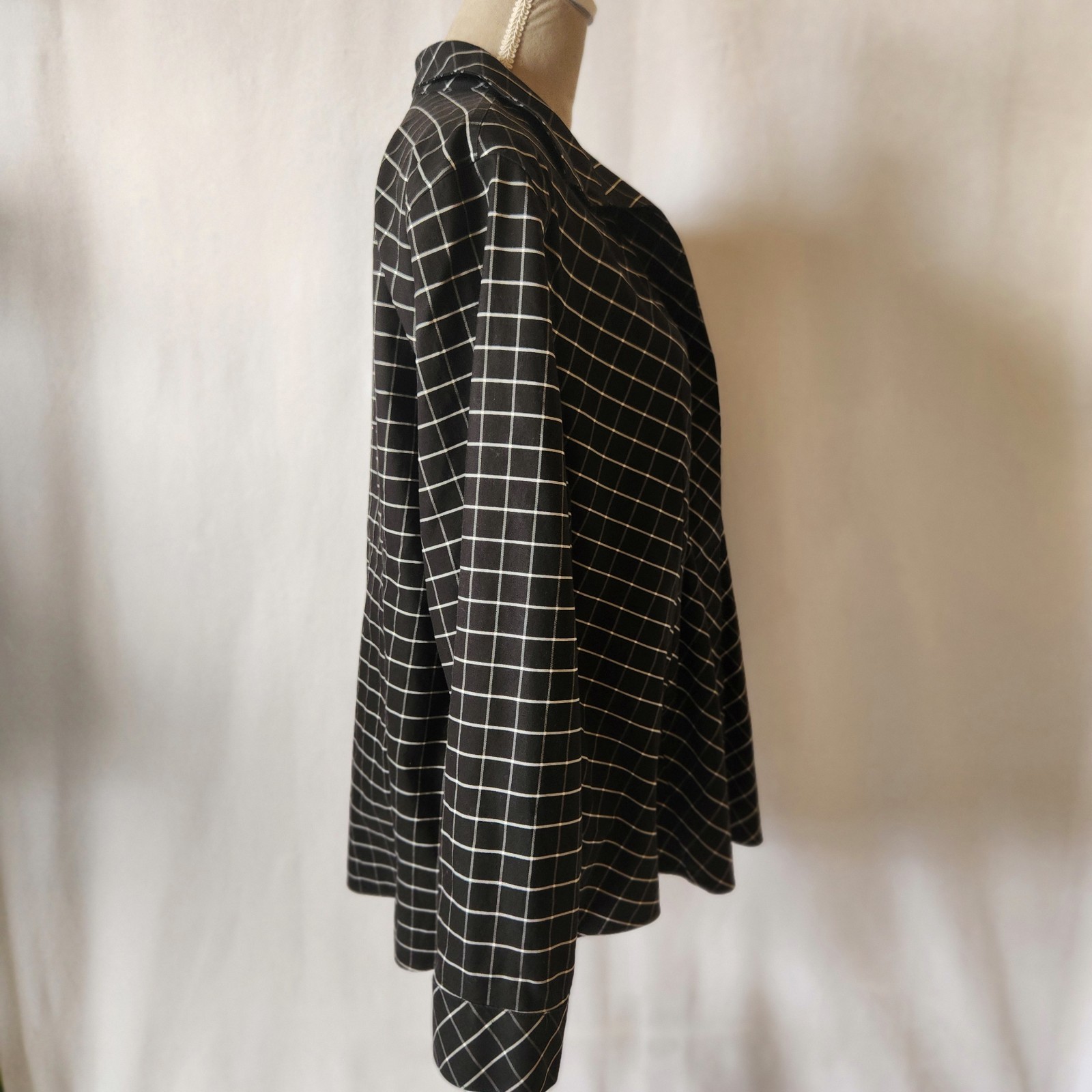 Chico’s Size 3.5/16-18 Black White Grid Pattern Long Sleeve Button Down Shirt