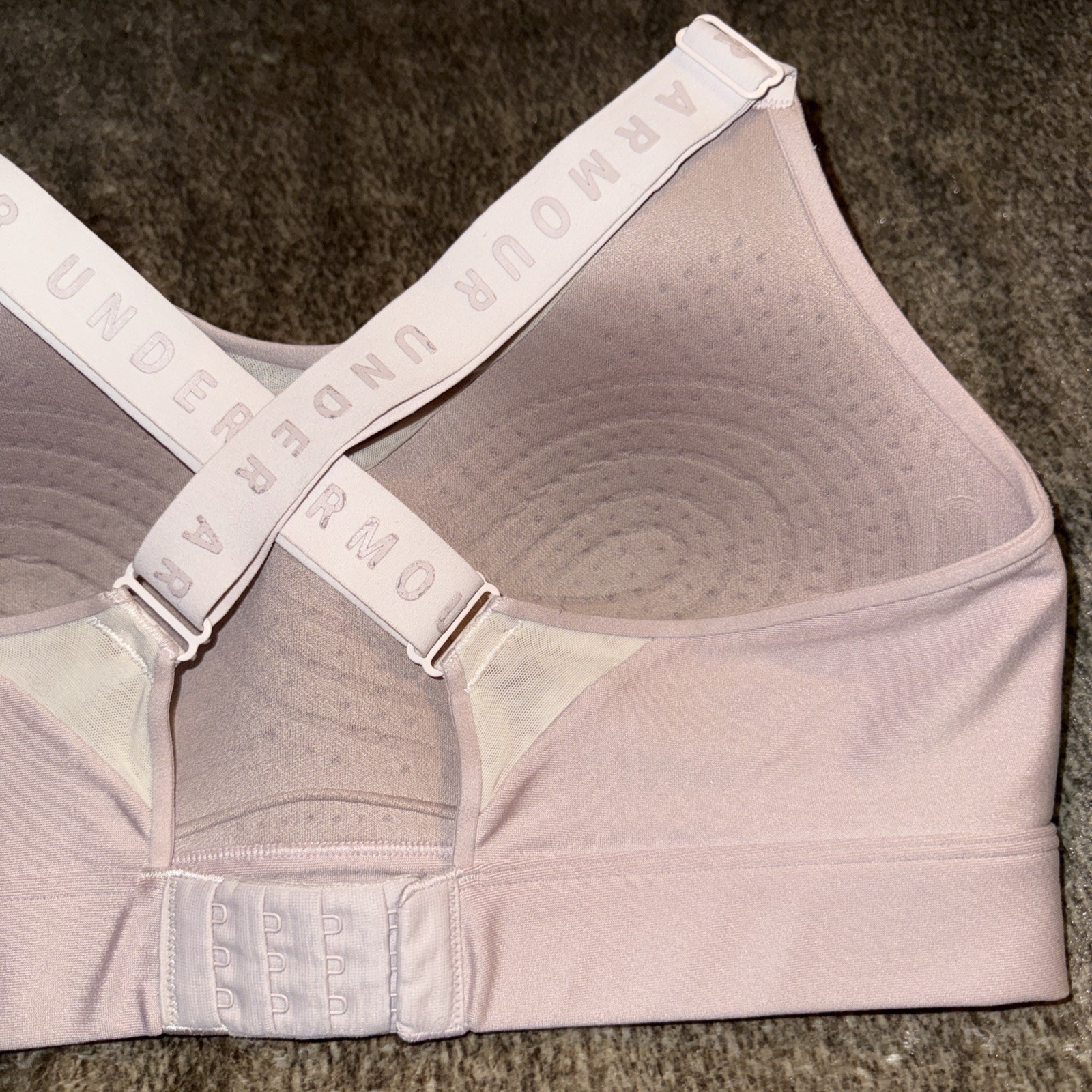 Pre Owned Under Armour Nude Beige Crossback Fitted Sports Bra Logo Large L