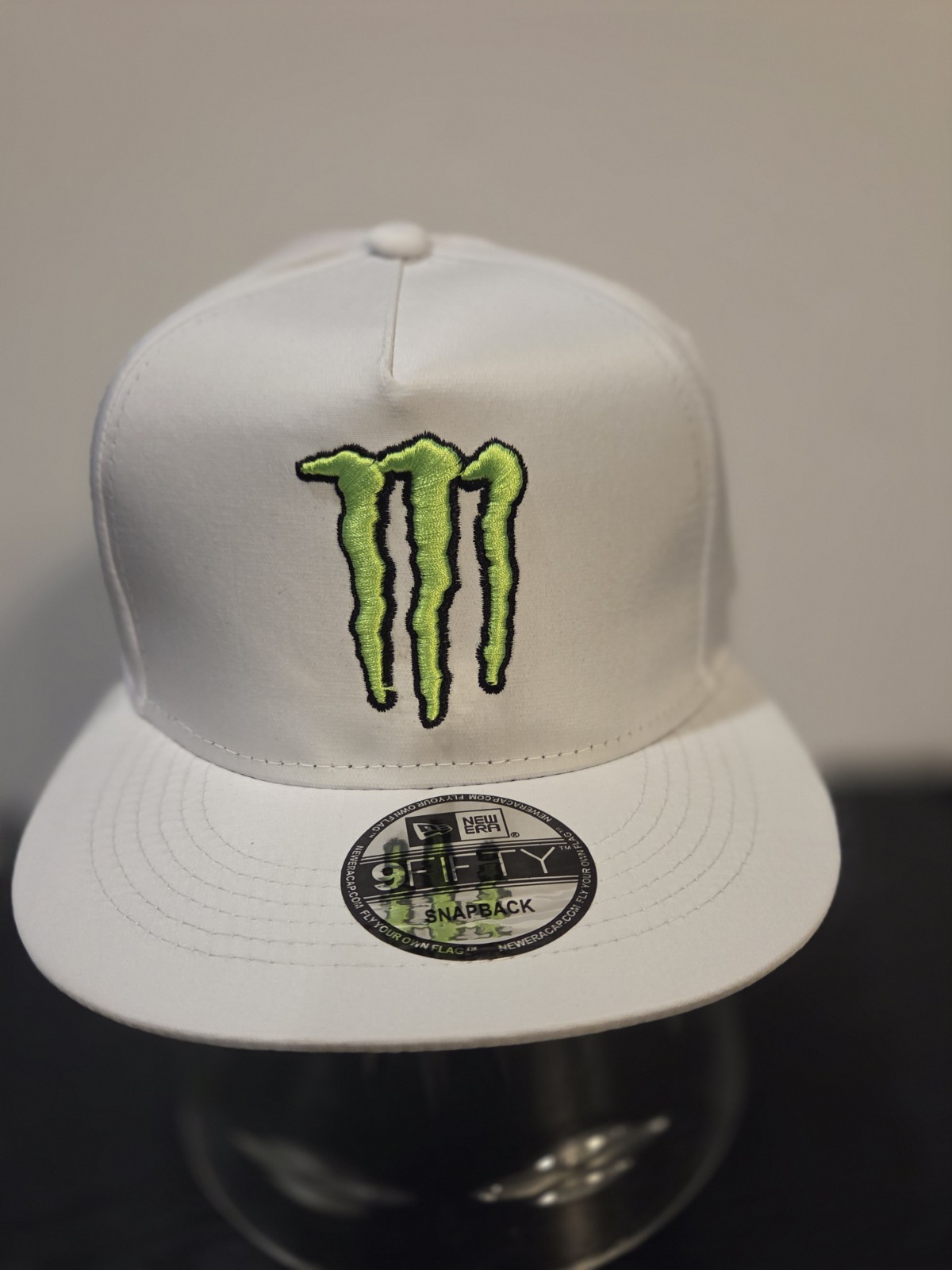MONSTER ENERGY WHITE & LIME GREEN NEW ERA ADJUSTABLE BASEBALL HAT. NEW