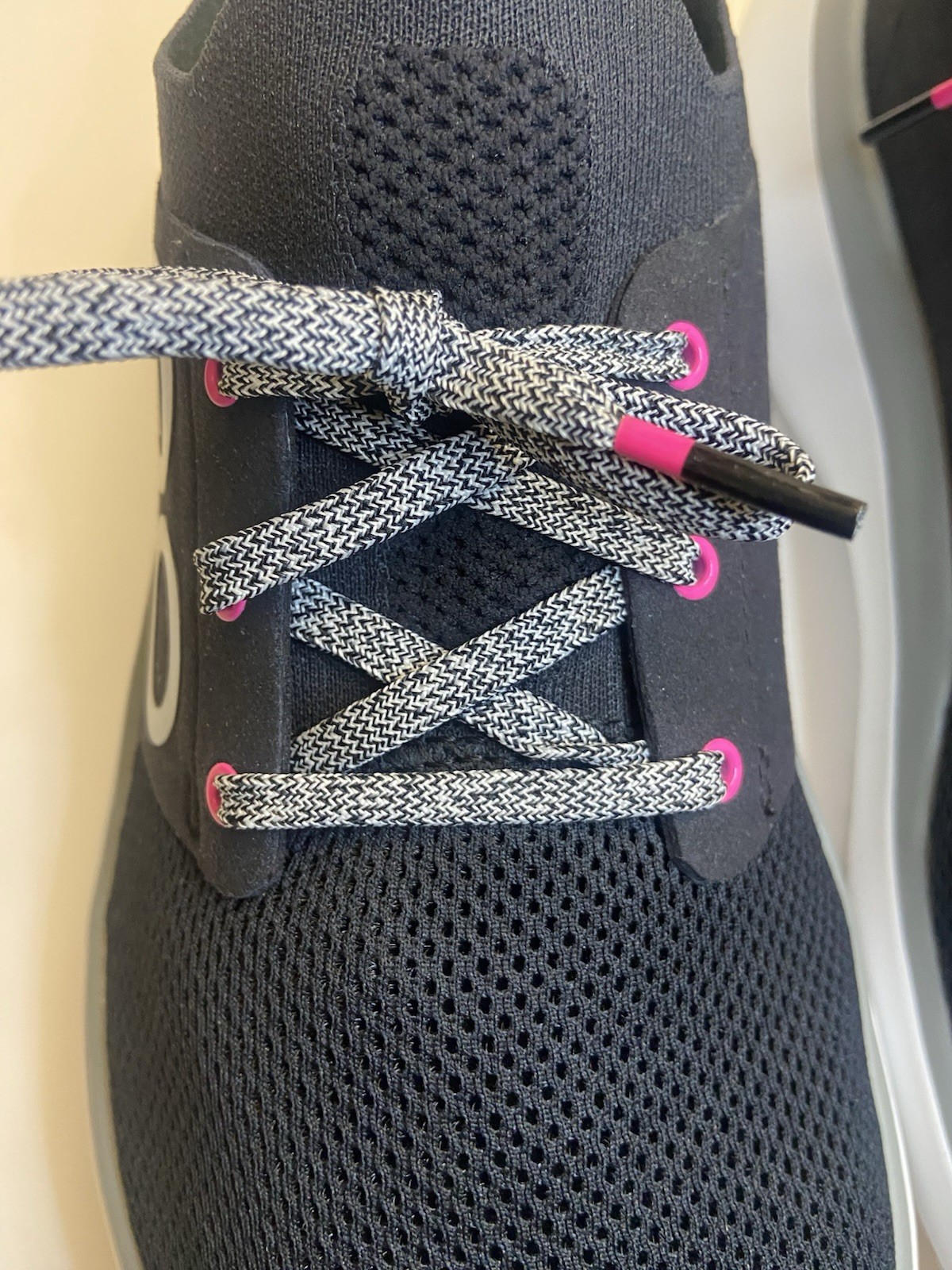 Oofos OOmy Stride Women’s 11 Black White Running Shoes Comfort Recovery Slide