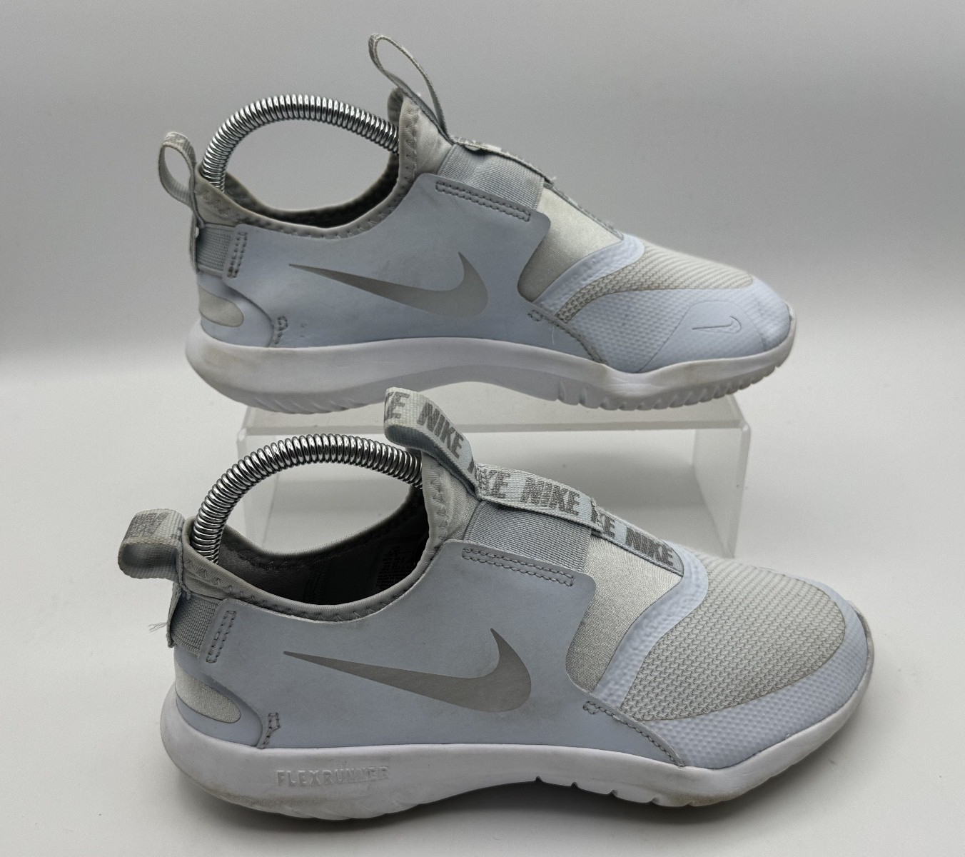Nike Flex Runner Light Blue Size 4.5 Youth Running Shoe, Unisex, Boy, Pre-owned
