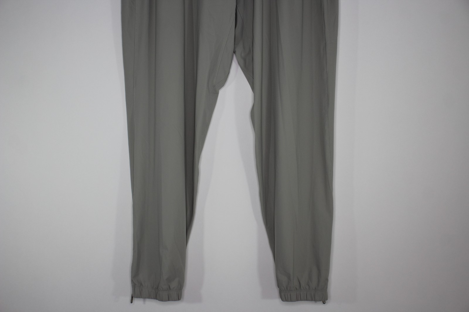 Lululemon Mens XL 32 x 28 Surge Nylon Blend Jogger Pants K744