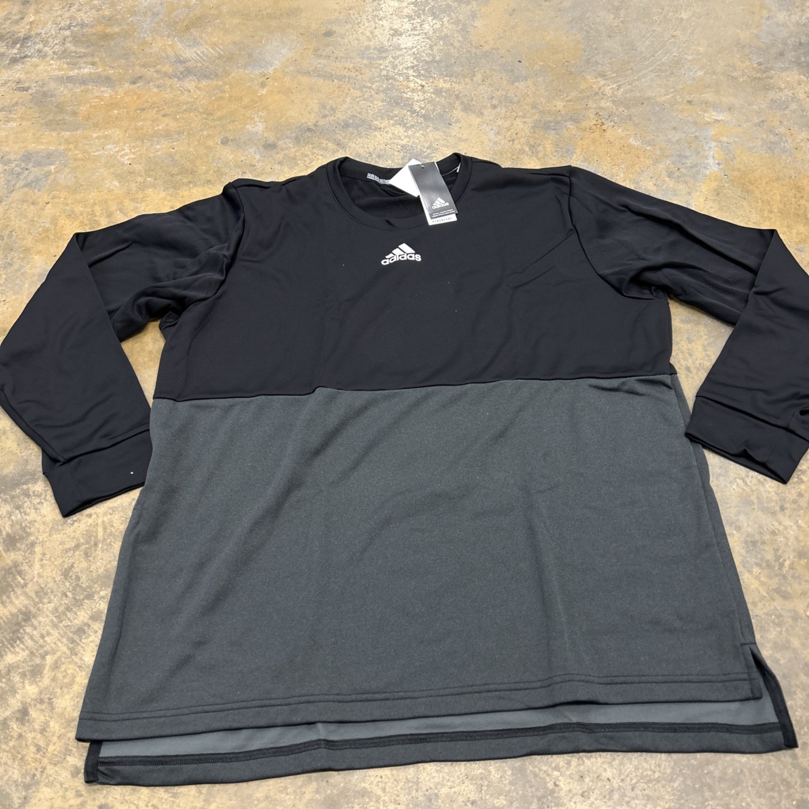 Adidas TI Crew Black/Grey FQ0005 Men’s Size Small NWT