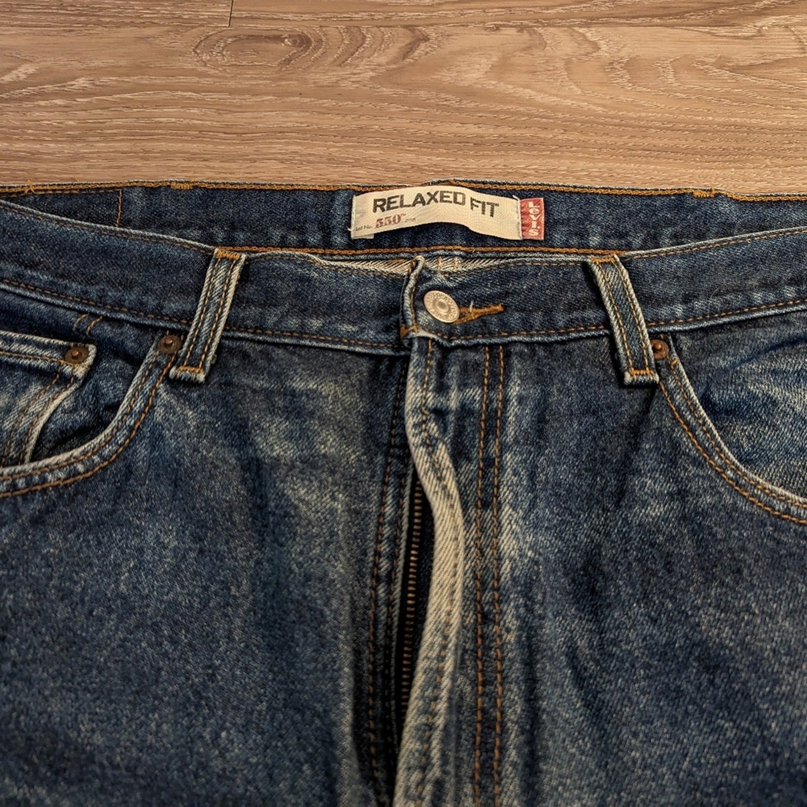 Vintage Levi’s 550 size 38