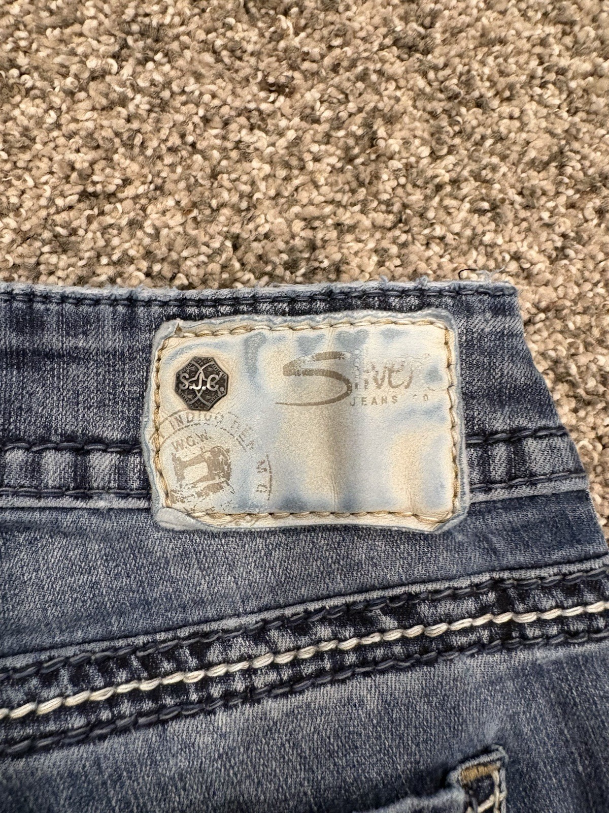Silver Jeans Co. Suki Capri Blue Medium Wash Stretch Slim 5-Pocket Women