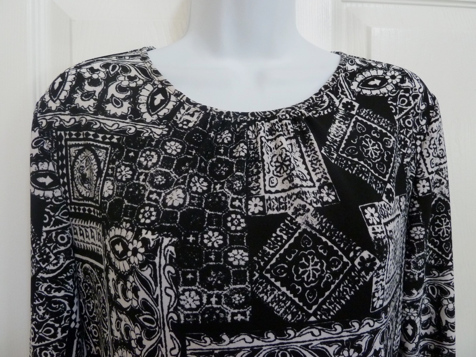 CHAPS Sz Med. Patchwork Career Office Blouse Pullover Black & White