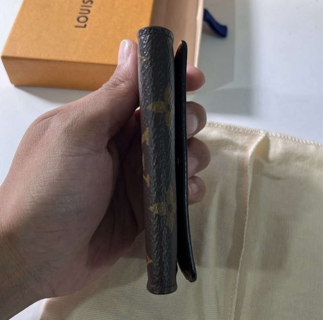 Louis Vuitton Monogram Leather 6-Key Key Case Brown