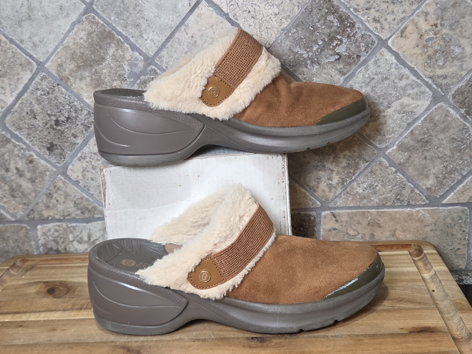 Bzees Womans Kismet Clogs Toffee Brown Size 6.5 M VEGAN