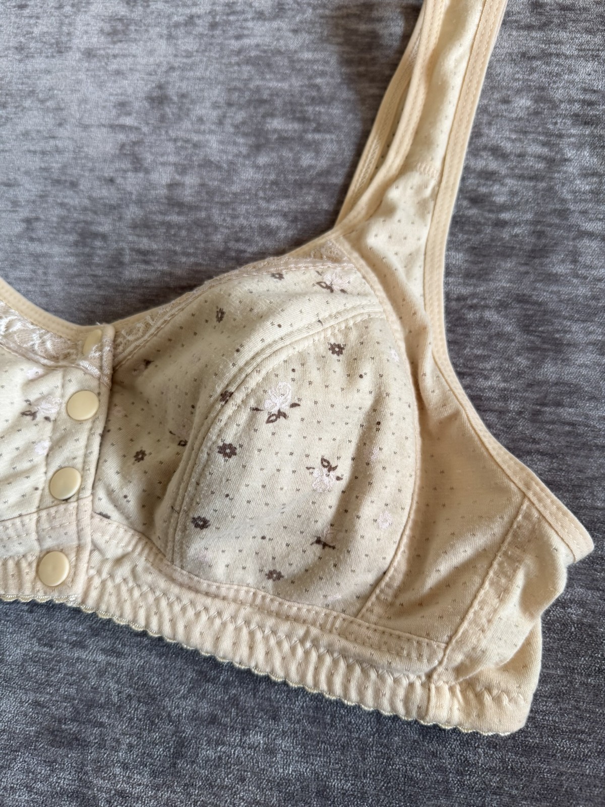 Non-Wired Soft Cup Front Fastening Bra Womens L Cream Floral Dotted Print