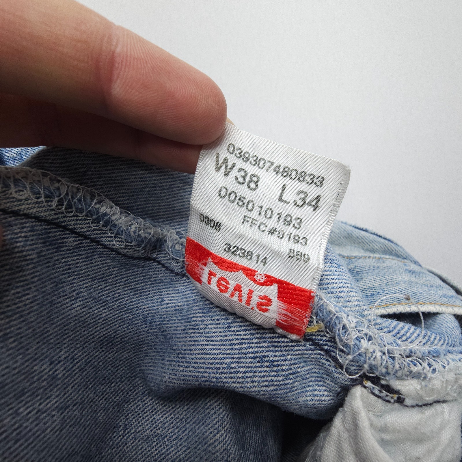 Y2K Levi’s 501 Straight Button Fly Jeans Mens 38 x 34 Light Wash 2000’s Denim