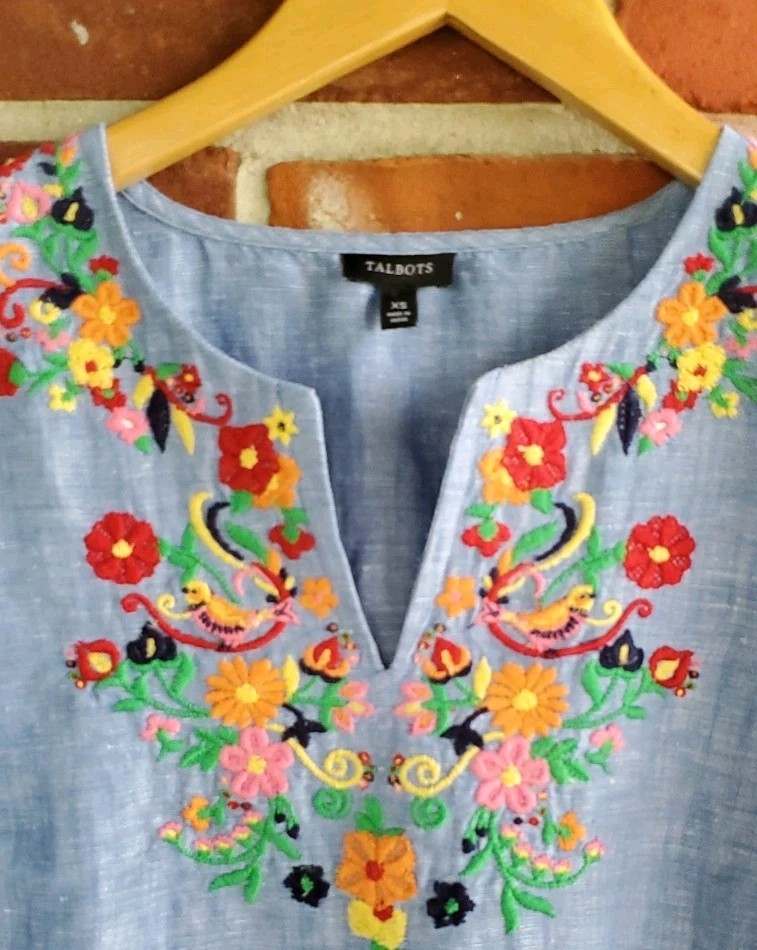 Talbots XS womens chambray blue shirt floral embroidery EUC linen cotton blend