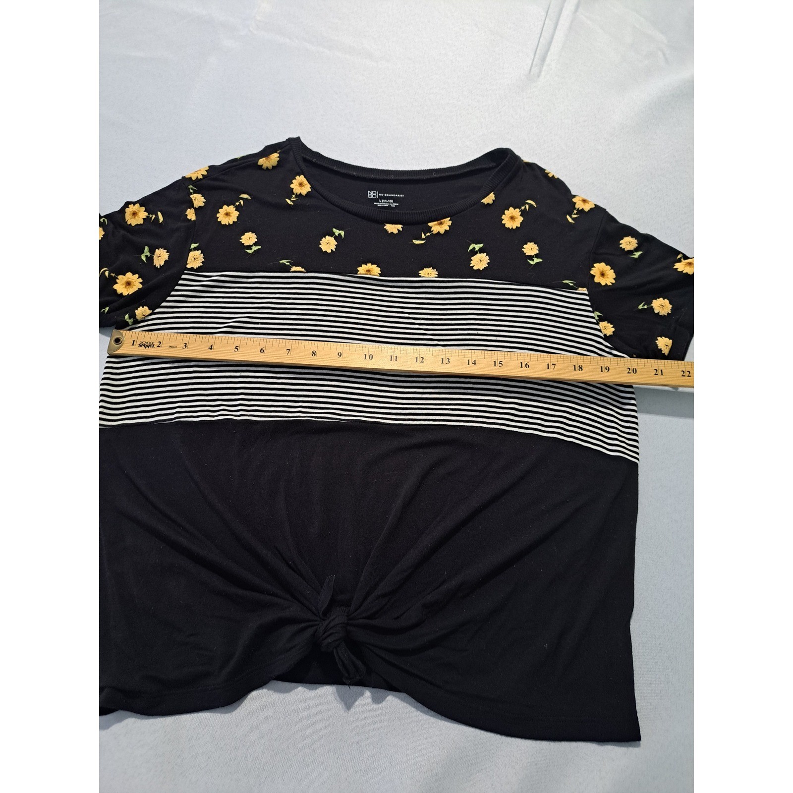 No Boundaries Floral Striped Front Tie Knot Top Black Yellow Large 11-13