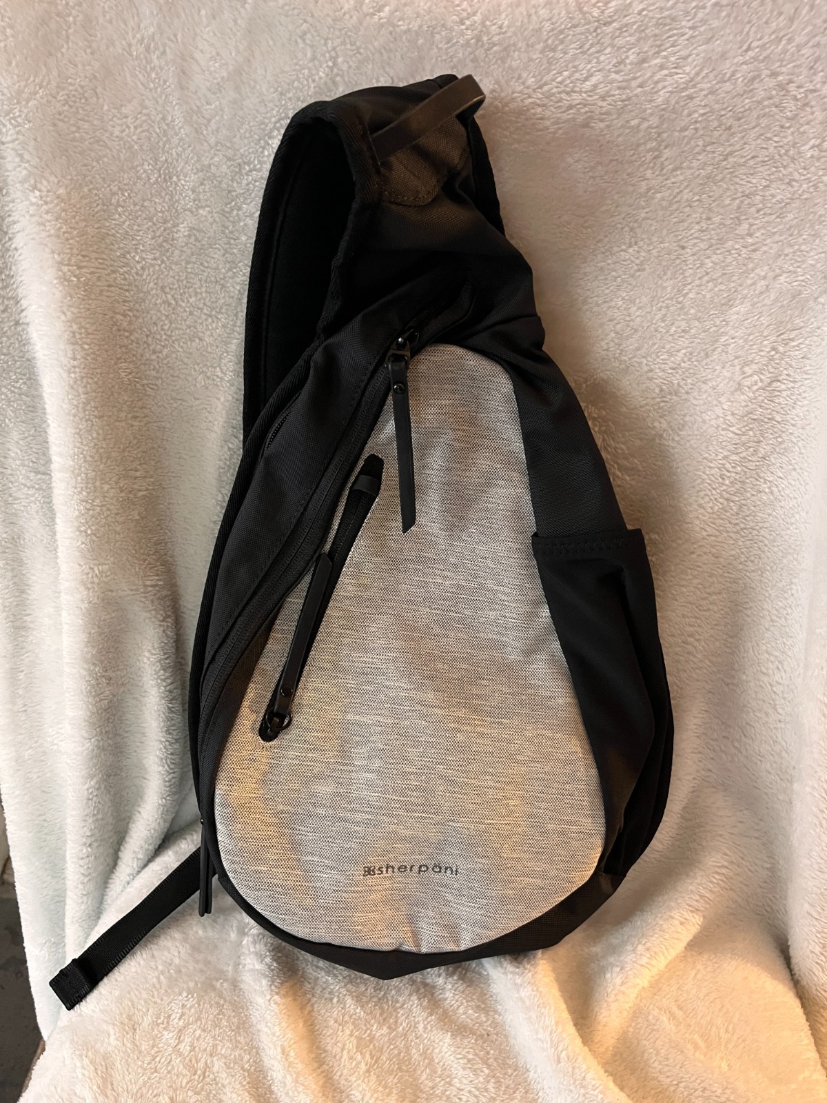 Sherpani ESPRIT Sling Bag Anti-Theft Sling NEW Without tags, Heathered Grey