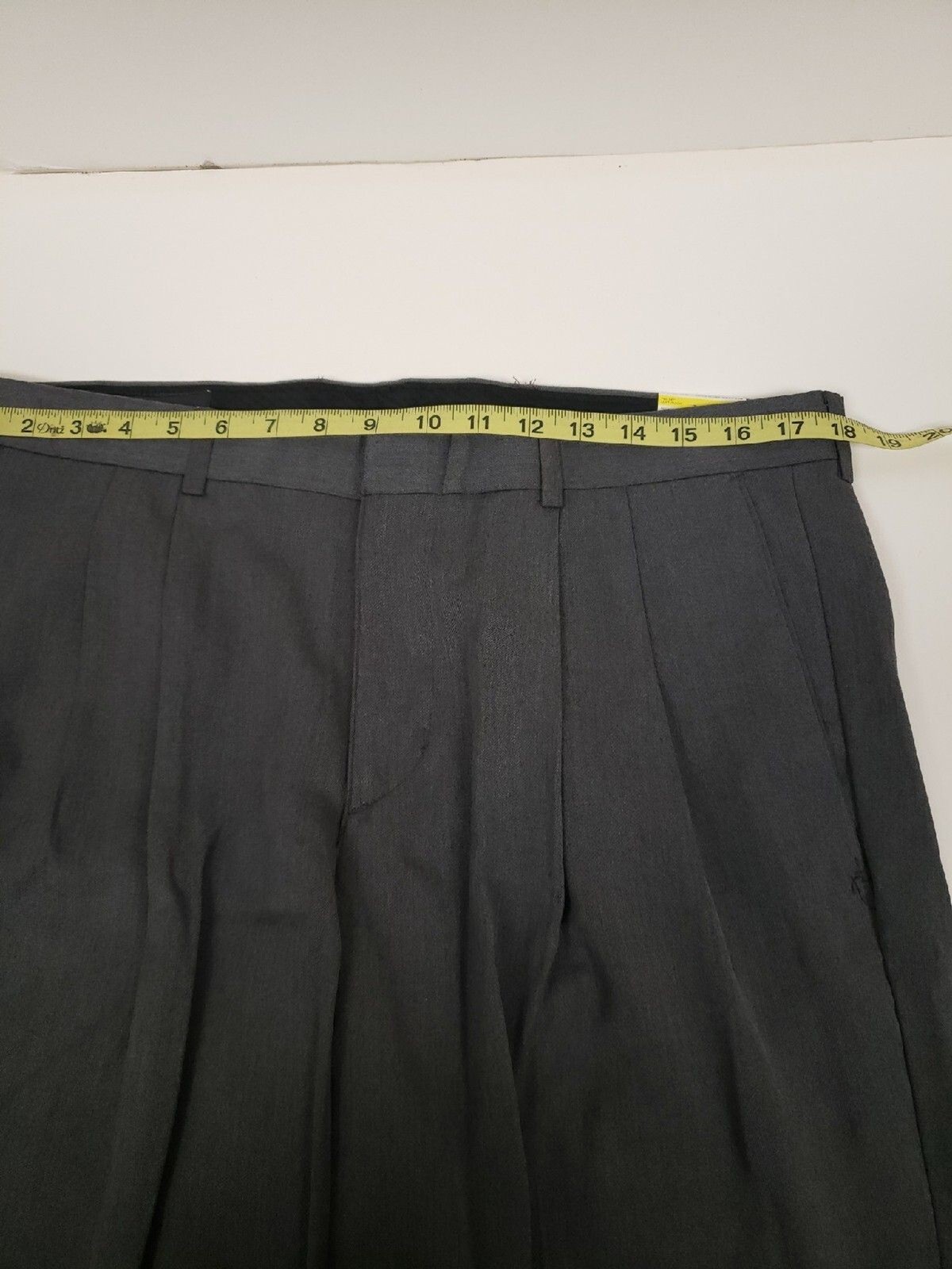 Covington Mens Classic Fit Gray Dress Pants Pleated With Cuffs Sz 30×30 NWT