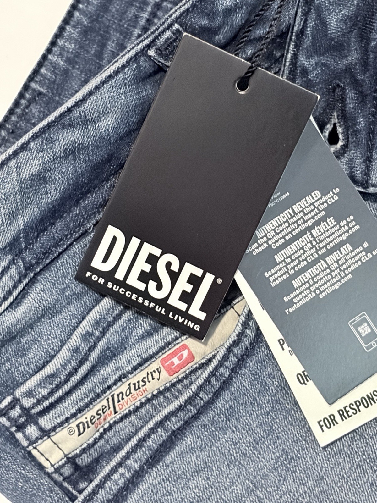 NWT Diesel Zatiny-X Slim Bootcut Jeans Men 33×32 Blue Wash Denim Pants MSRP $250