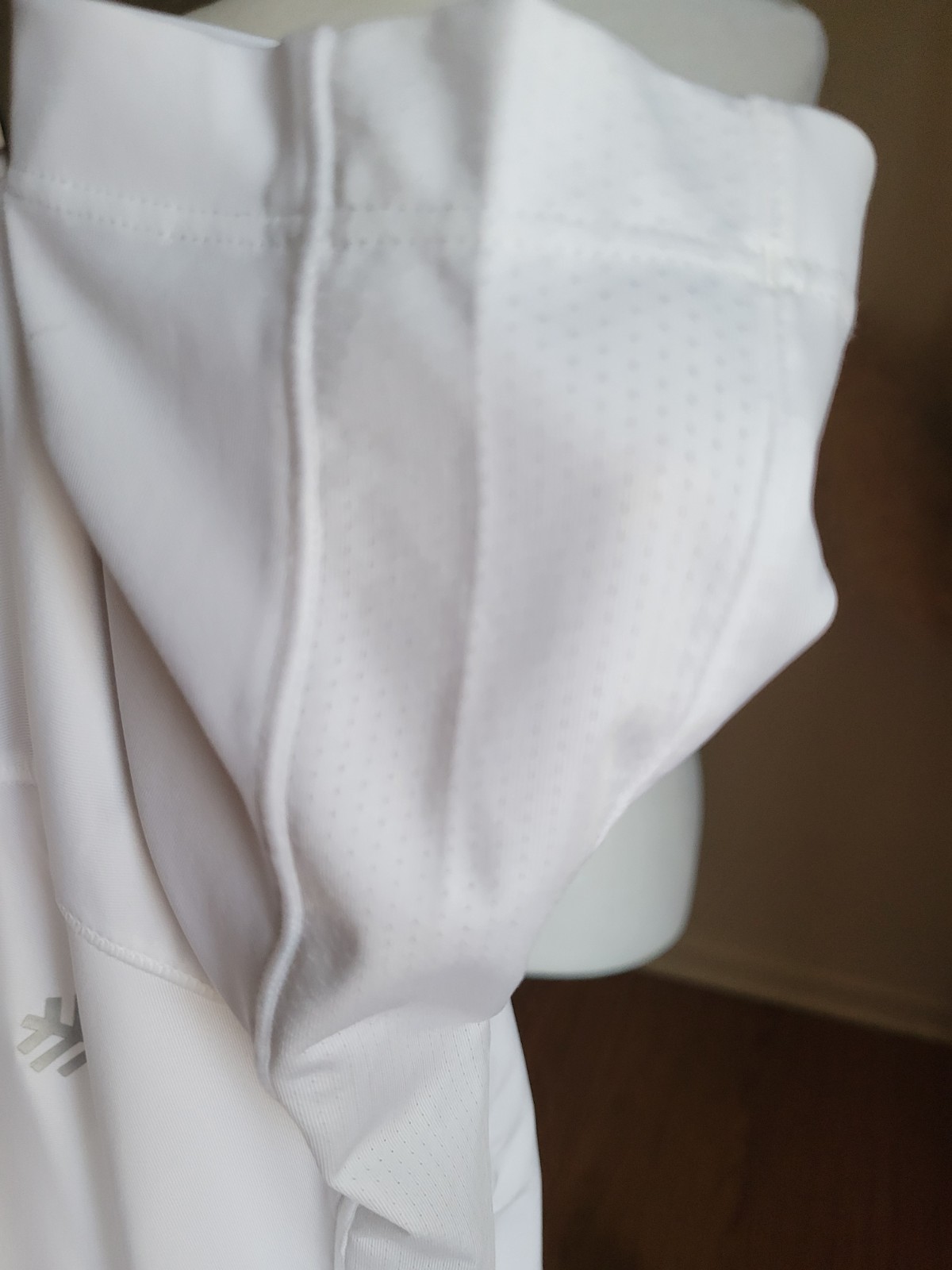 Coolibar UPF50 Top Devi Short Sleeve Fitness Shirt White Athlon Fabric Small New