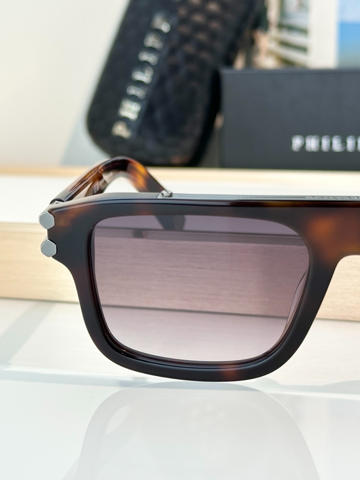 PHILIPP PLEIN Unisex Sunglasses – MODEL: VPP021 – SIZE:53口20-145