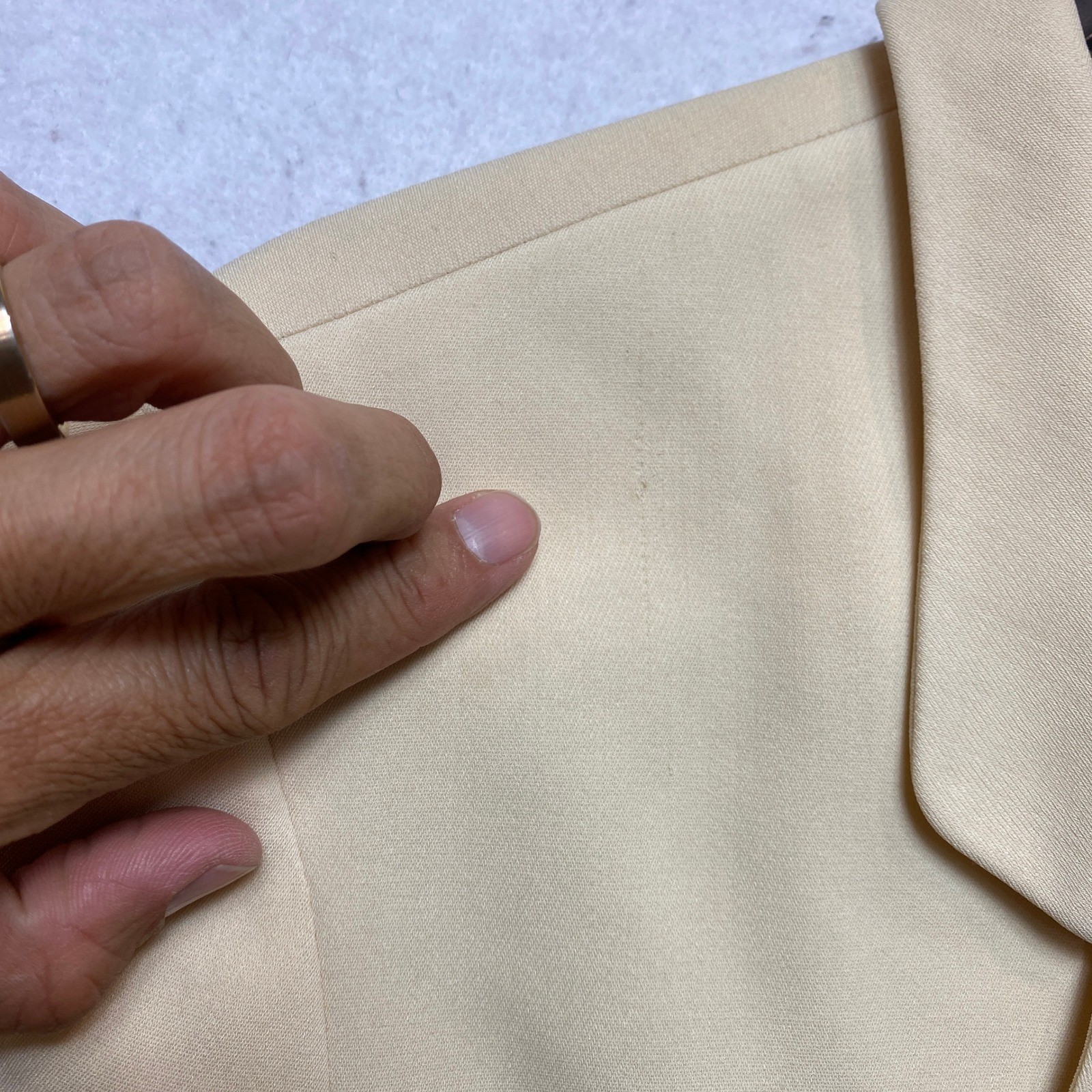 Giorgio Armani Blazer 12 US IT 46 Cream Borgonuovo Silk Wool Bergdorf