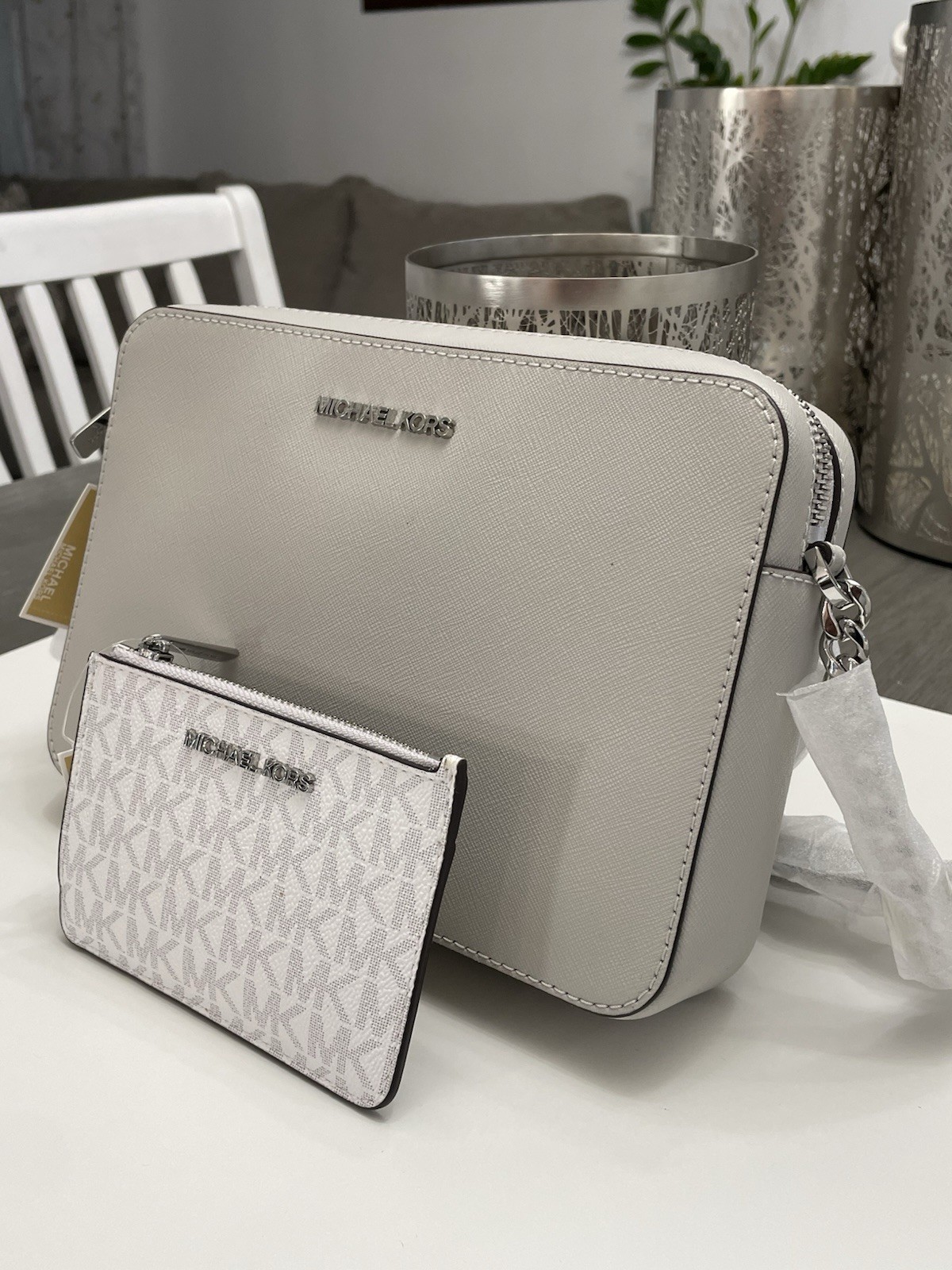 Michael Kors Jet Set LG EW Crossbody Saffiano Leather Aluminum + Pouch