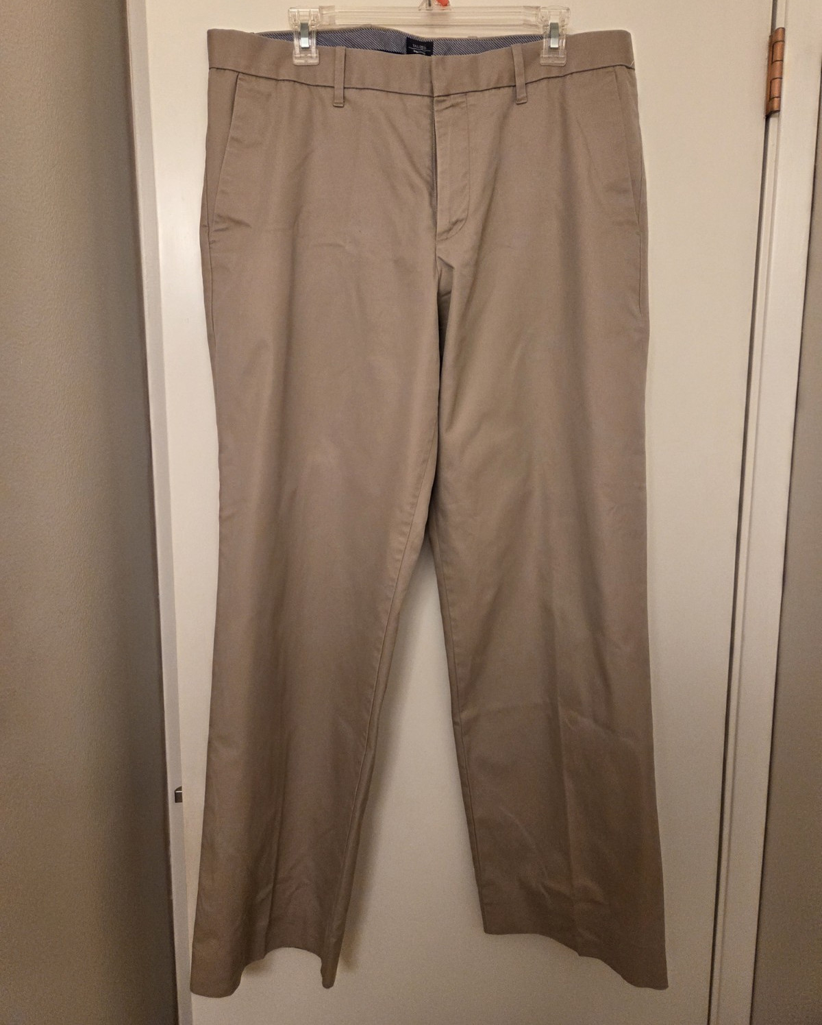 Gap Men’s Relaxed Straight Fit Khaki Chino Pants Beige 36/32 Cotton Twill Pocket