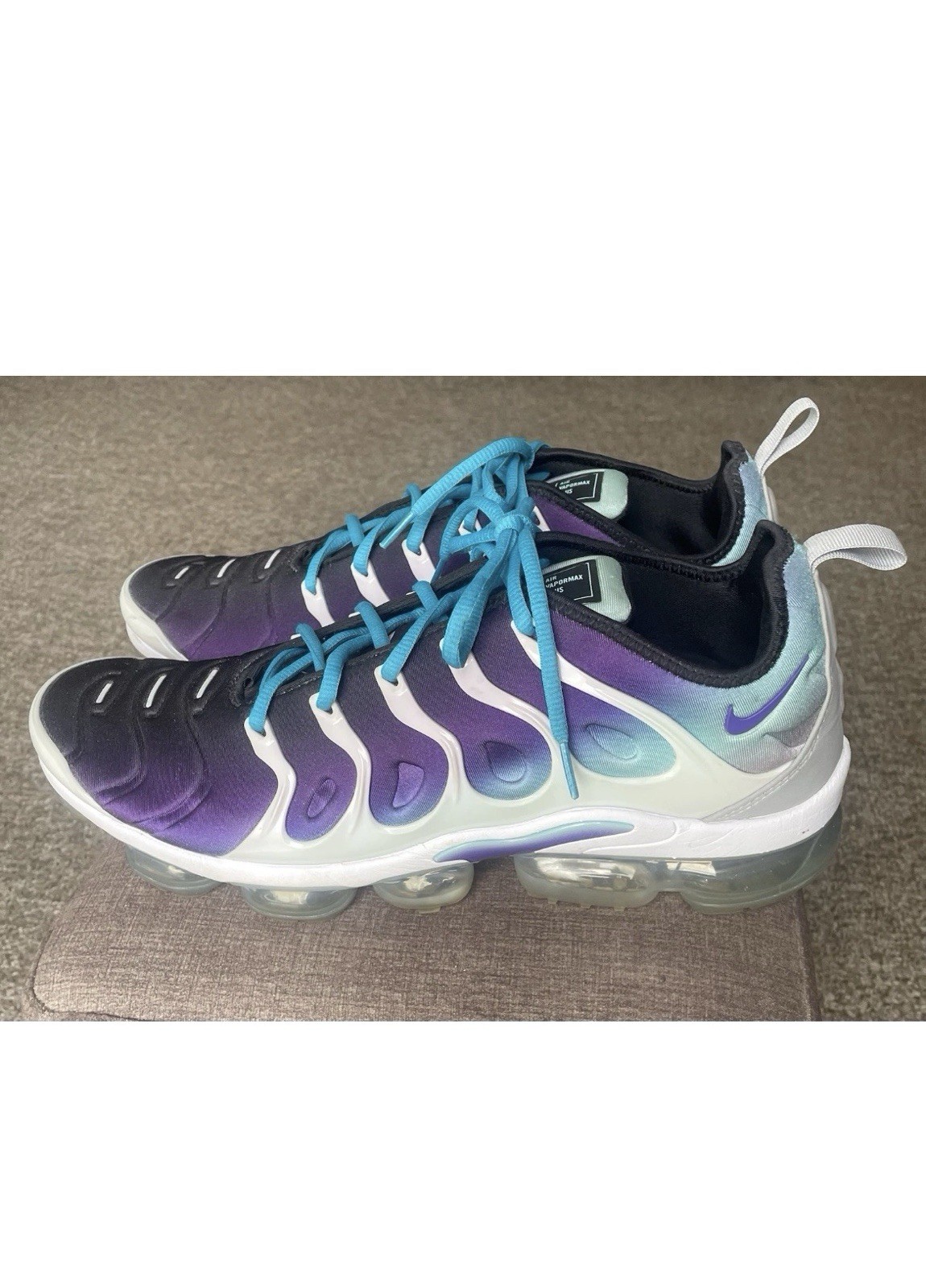 Nike Air VaporMax Plus Low Top Lace Up Athletic Sneakers Gradient Blue Purple