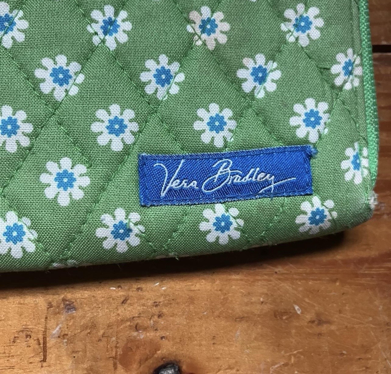 Vera Bradley Green Wristlet Wallet Apple Green ID Credit Card Zip Around