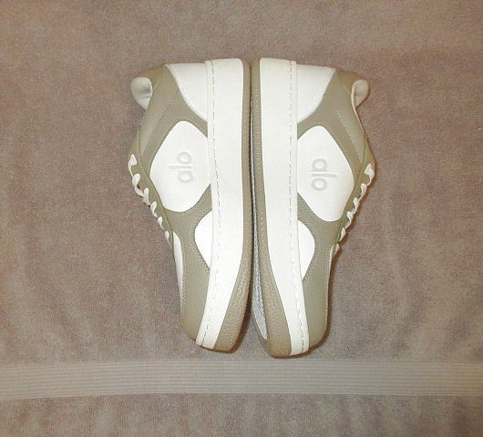 ALO Recovery Mode Sneaker Womens 10 Comfort Cushioned Foam Vegan Leather Arch