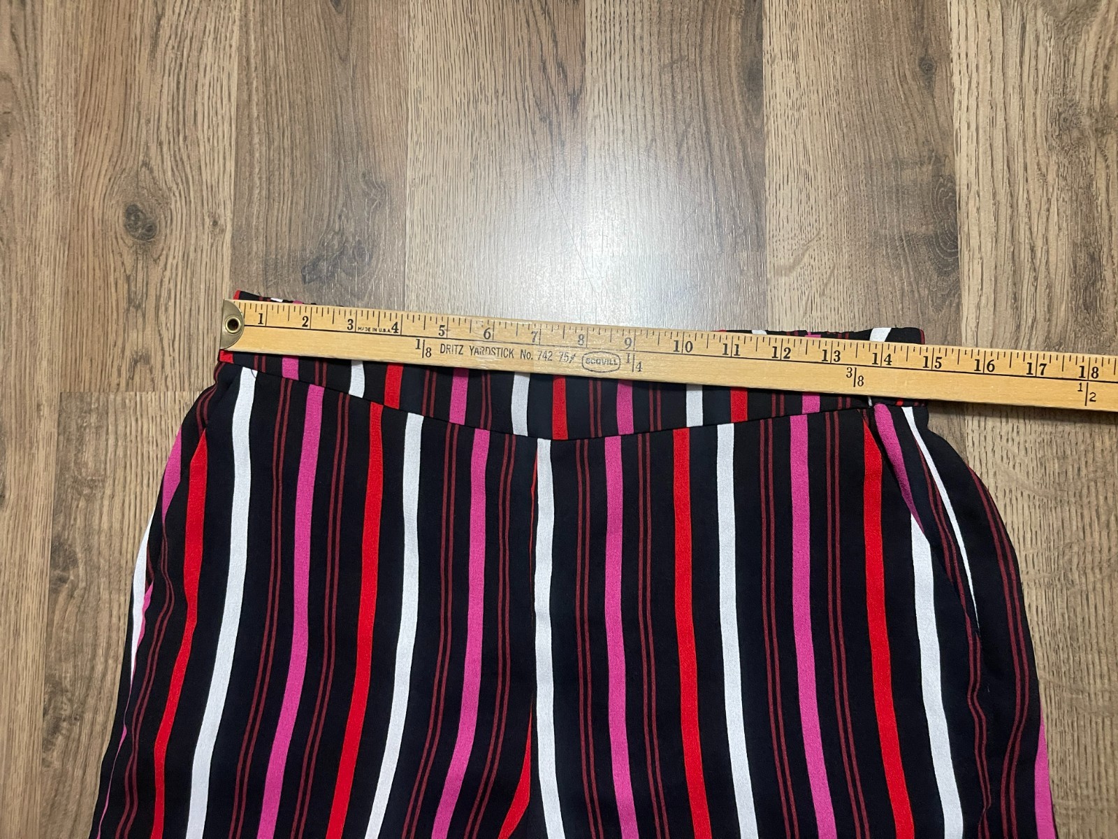 Halogen Shorts, Women’s Size Small, Black Pink Red White, Striped