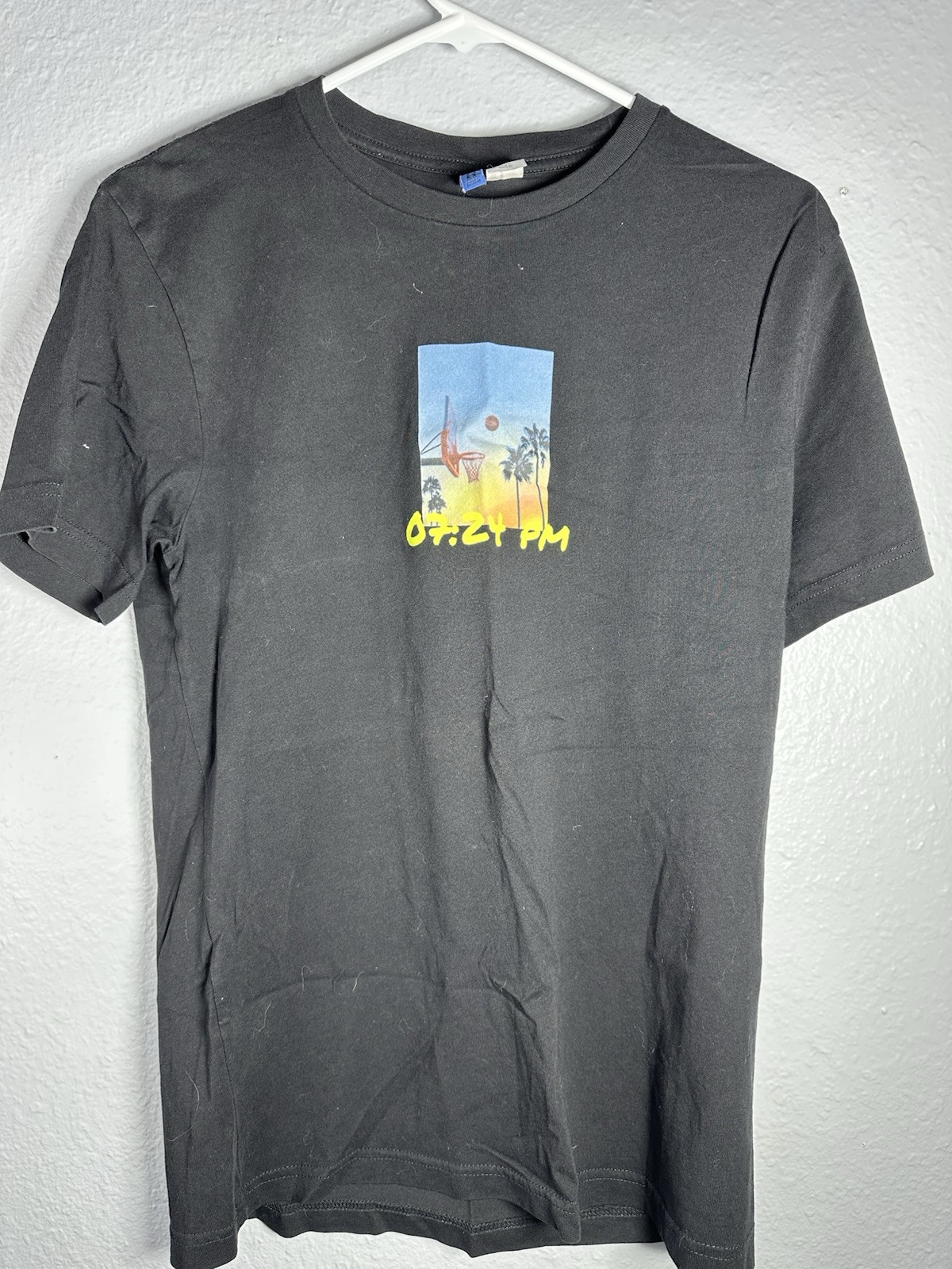 DIVIDED H&M 07:24 PM Venice Beach LA CA Beach Culture Mens T-Shirt Size S