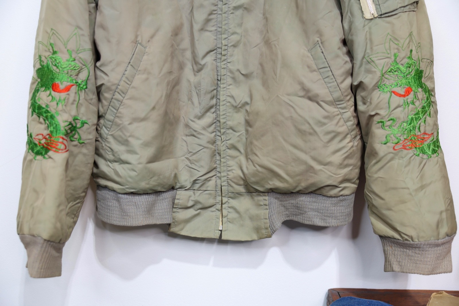 Vintage 1960s Korea War Souvenir Bomber Jacket Satin Size Medium Dragon Military