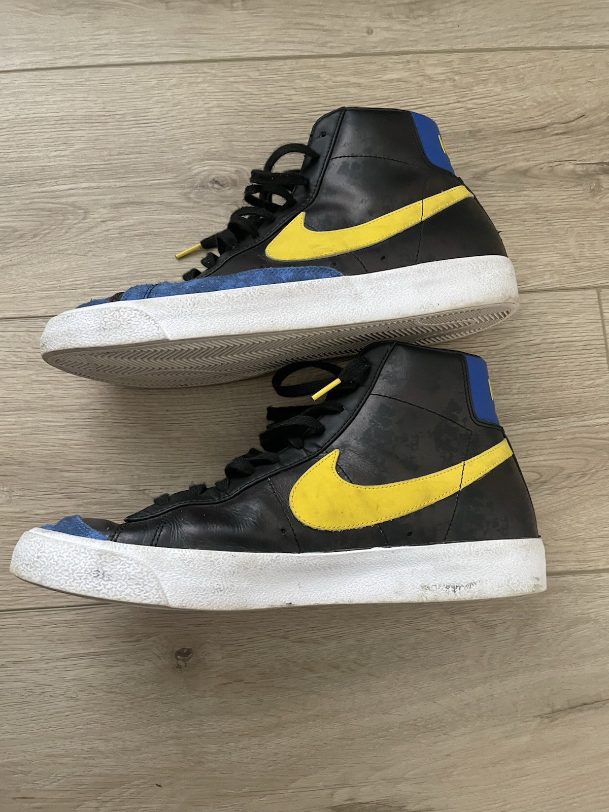 Nike Blazer size 11.5 Mid ’77 “Peace, Love & Basketball” DC1414-001 Preowned