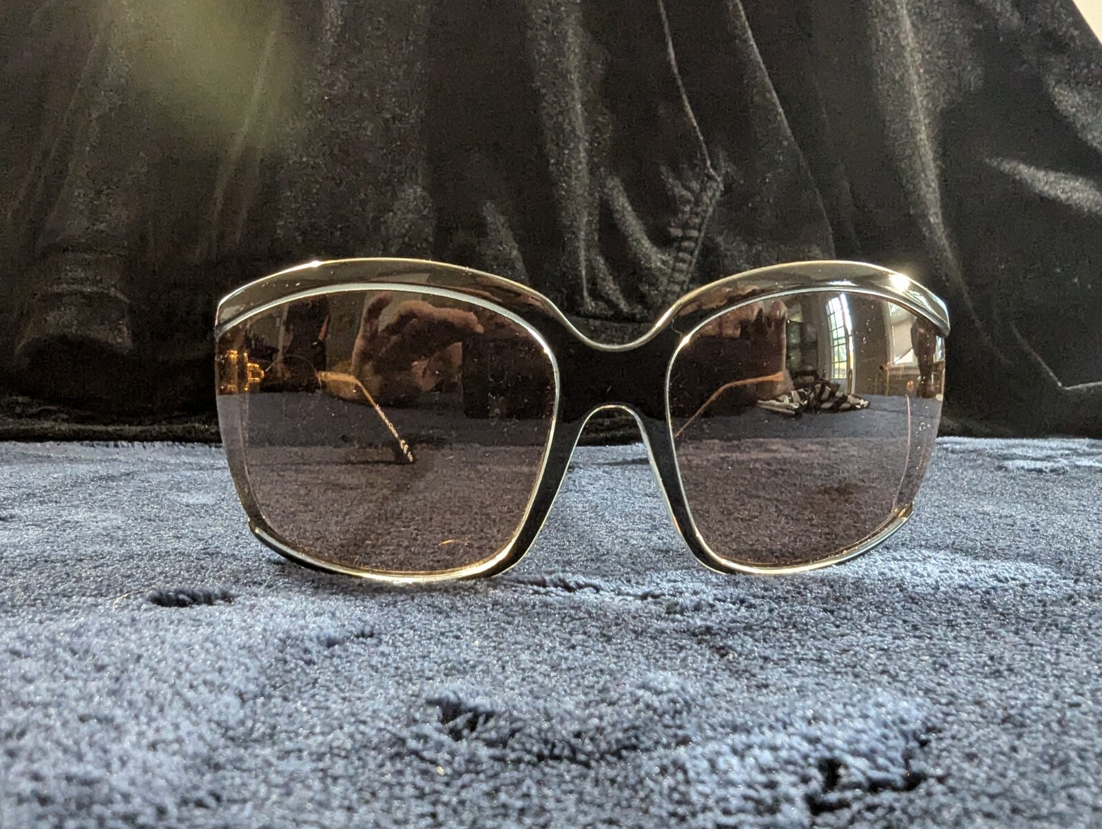 VonZipper Kismet Sunglasses Black Gold / Brown Gradient With Sleeve Great Cond!
