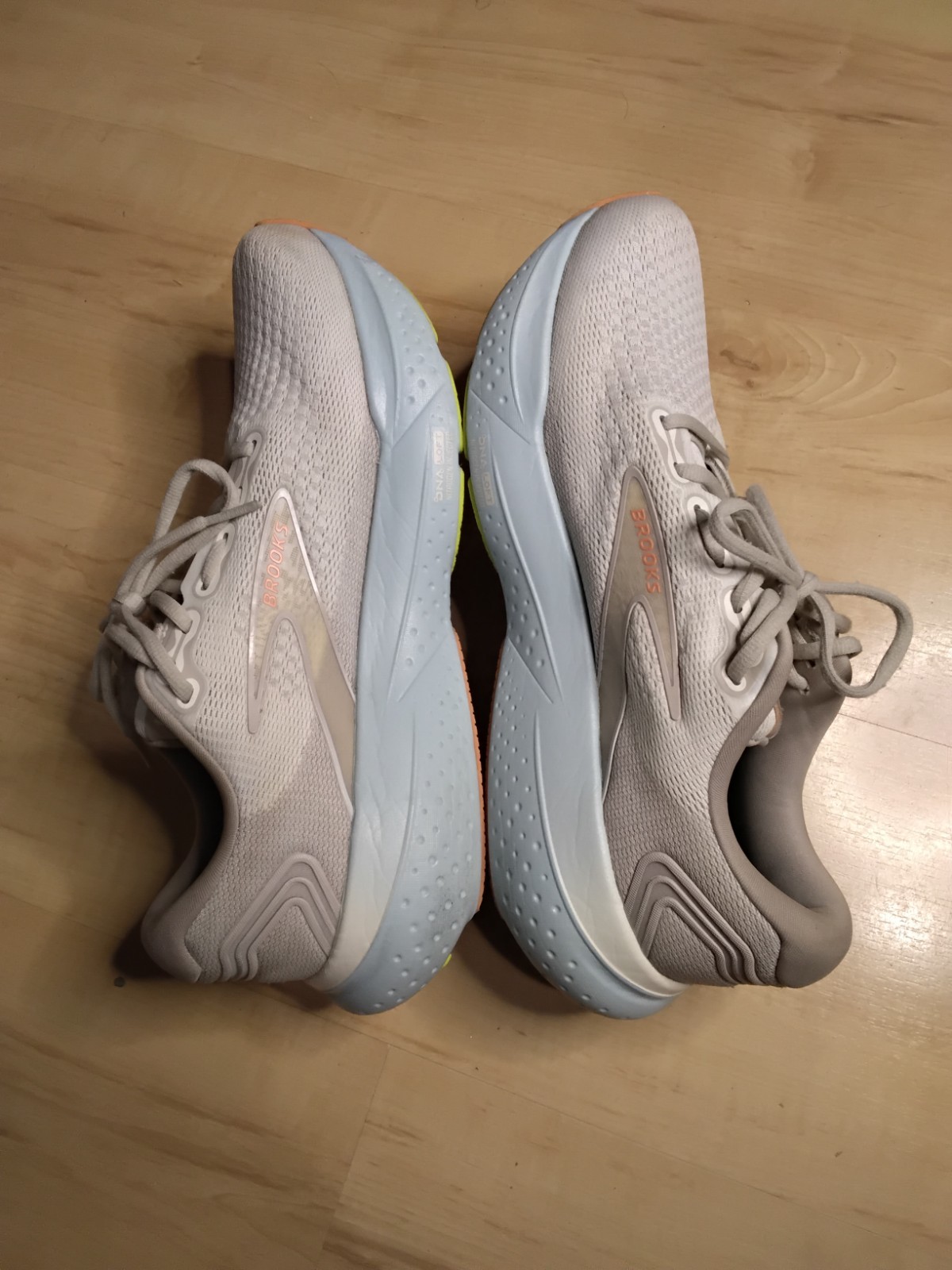 Brooks Glycerin 21 Womens Running Shoes Sz 11 WideD Gray/blue Athletics.