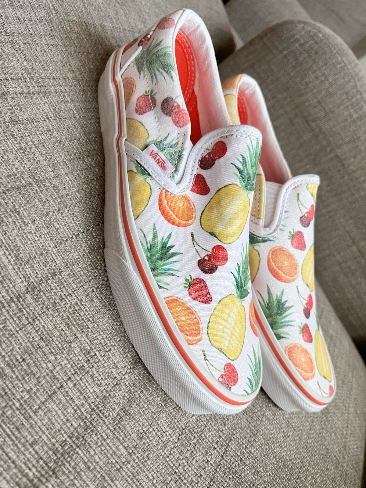 VANS CLASSIC SLIP ON “TROPICAL FRUITS GLITTER” Men 6.5, Women 8