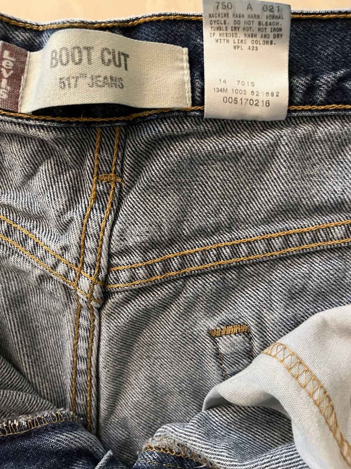 Levi’s Men’s 517 Bootcut Jeans, 31×34, Y2K Distressed/Worked-in, Medium Wash