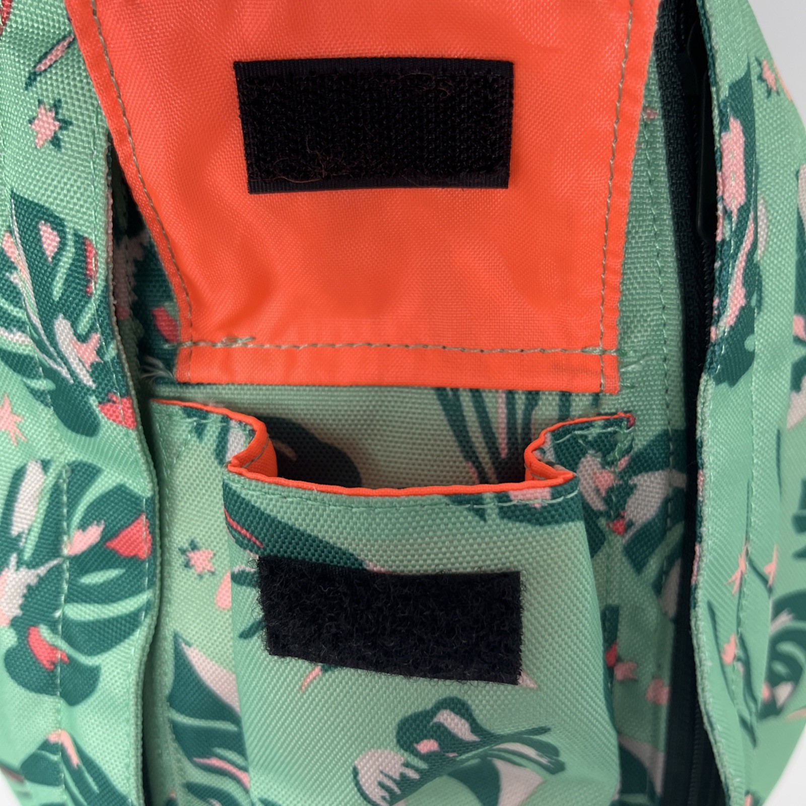 KAVU Tropical Jungle Leaf Rope Sling Backpack Canvas Bag Outdoor Beach Travel