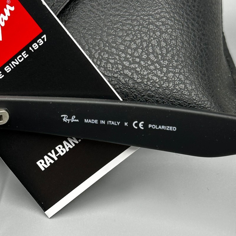 54mm Ray-Ban Justin RB4165 622/T3 Matte Black/Gray Gradient Polarized Sunglasses