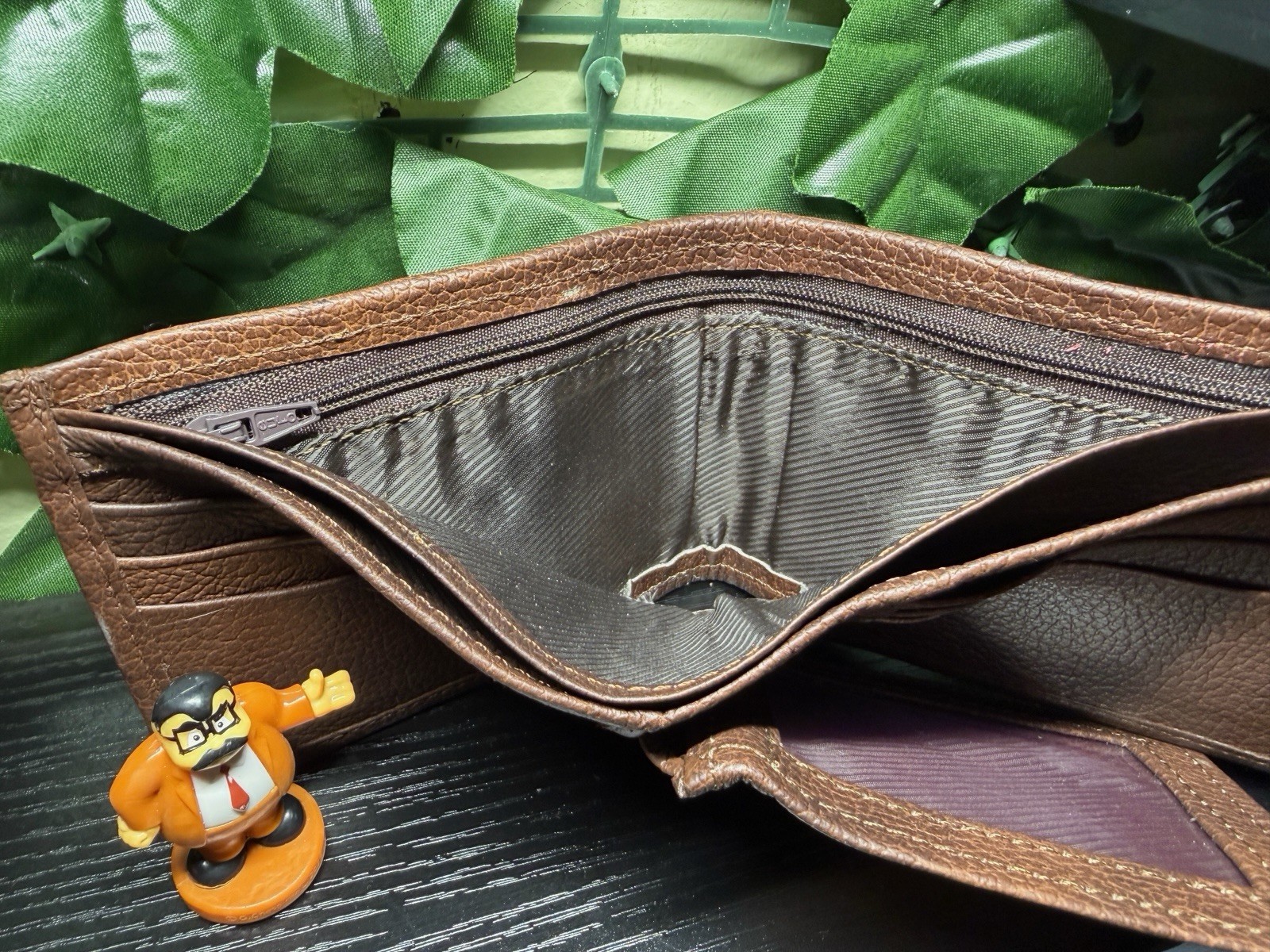 🐊 Brown Crocodile Leather Wallet
