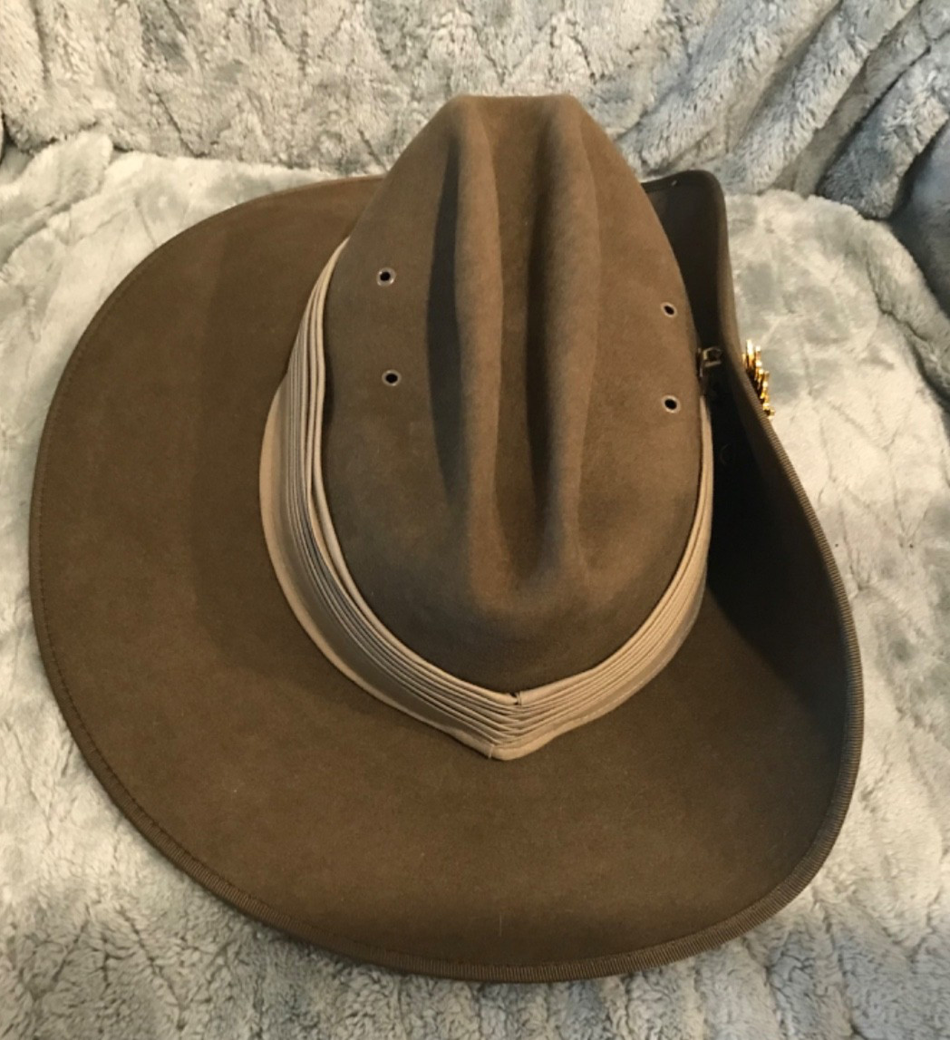 The Australian Army Wool Felt Slouch Hat Rising Sun Badge Puggaree Chin Strap 58