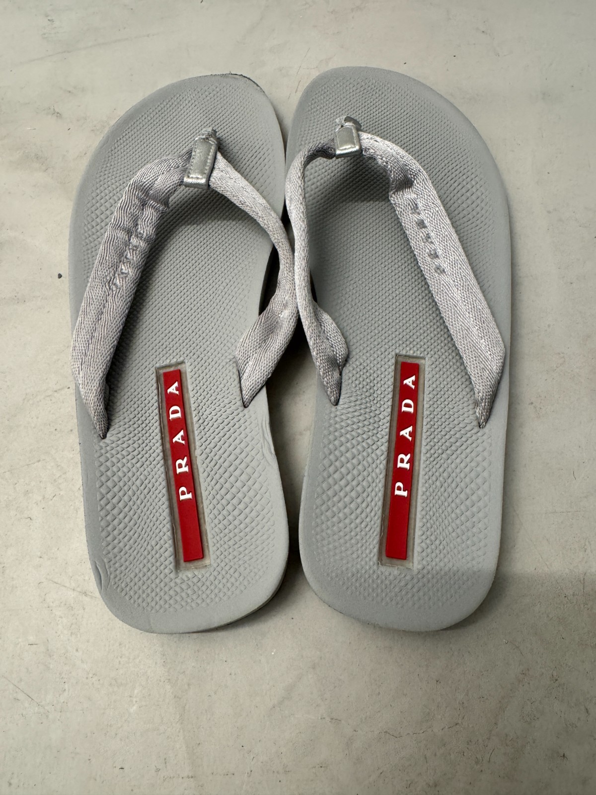 PRADA Grey Rubber Flip Flops Sandals Silver V Strap Synthetic UK6 EU39