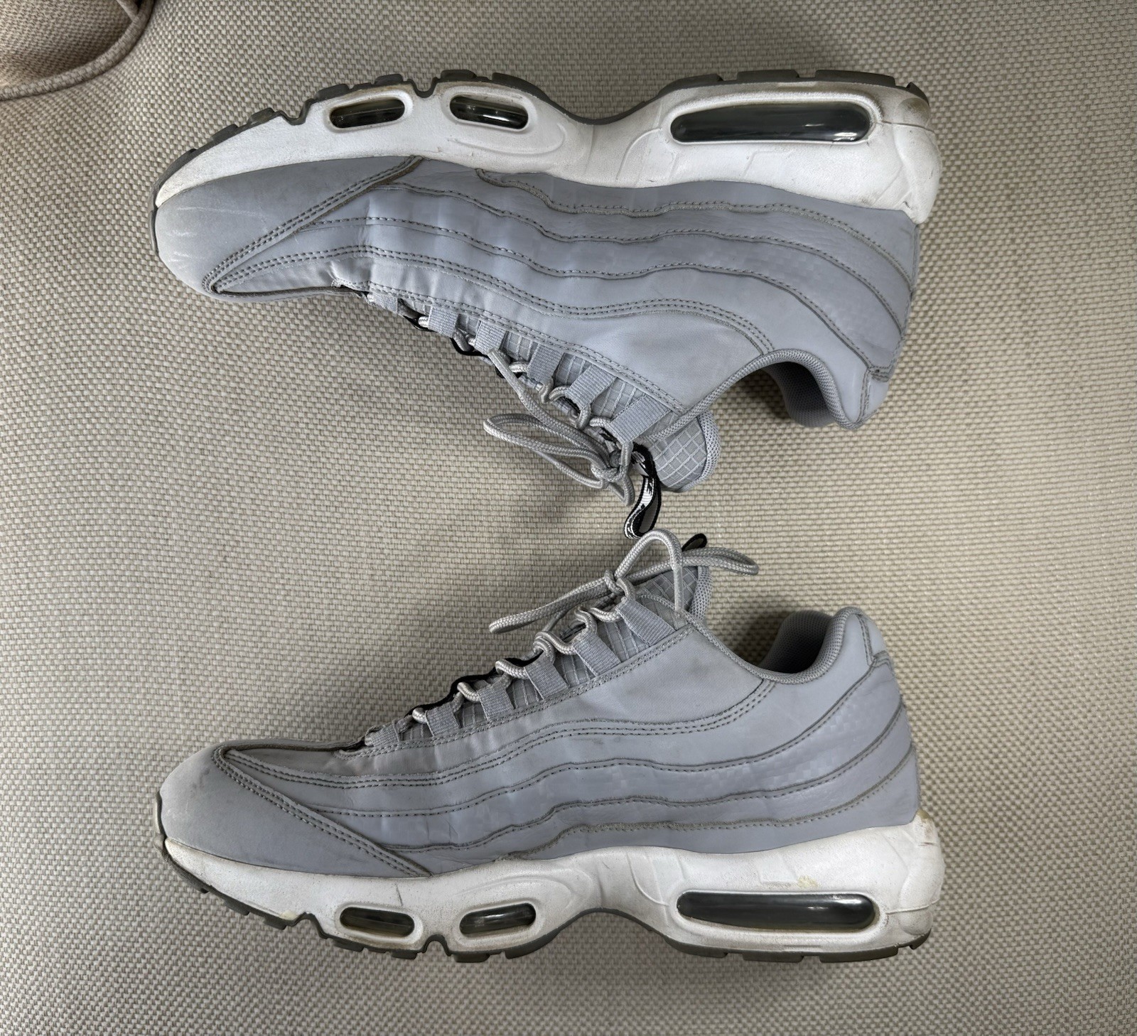 Nike Air Max 95 SE Pull Tab Wolf Grey Men’s Size 11 Sneakers Shoes AQ4129-001