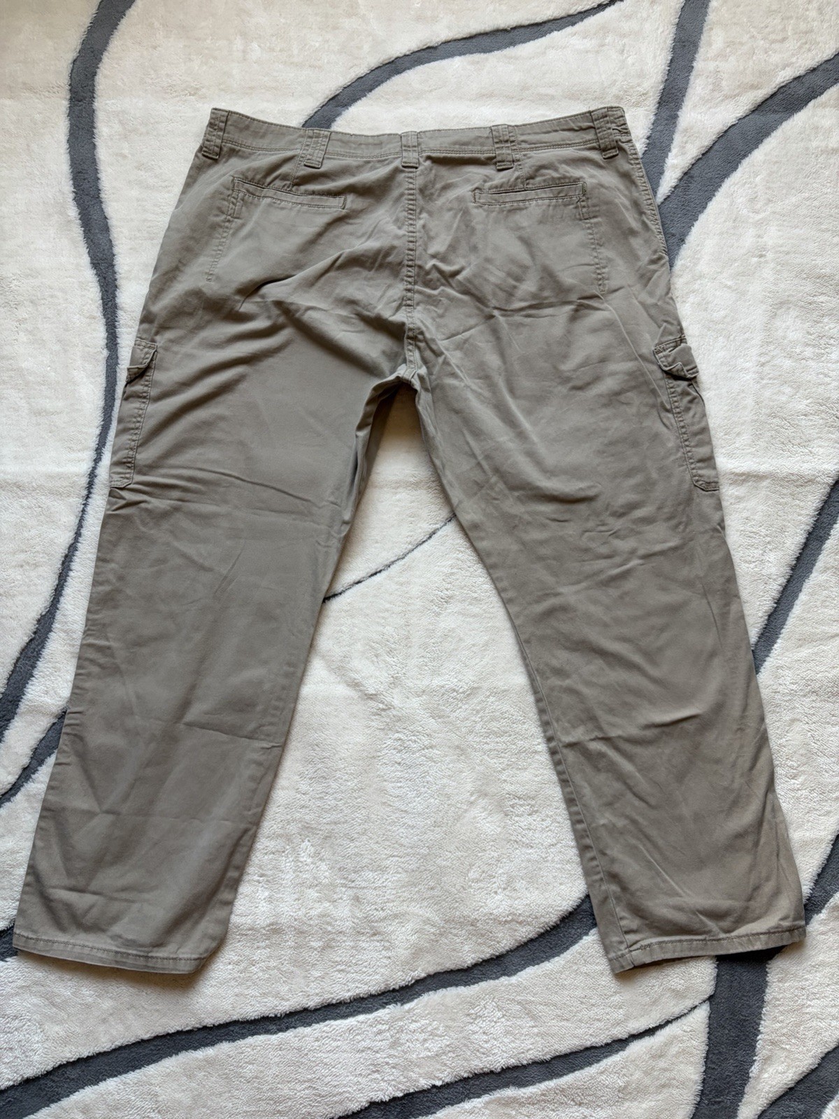 Wrangler Men’s Relaxed Fit Beige Cargo Pants Cotton Twill Pockets Waist 42